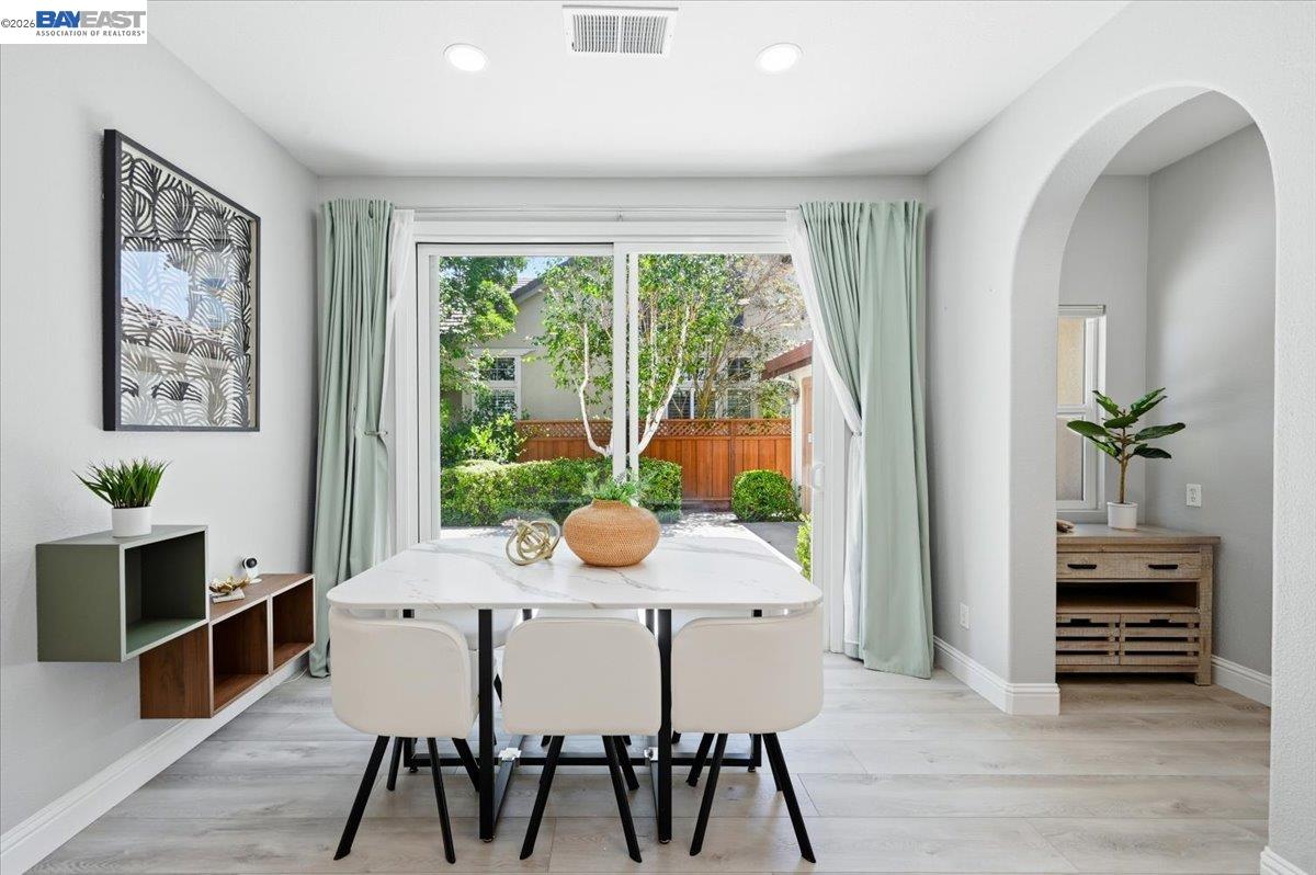 5688 CEDAR CREST