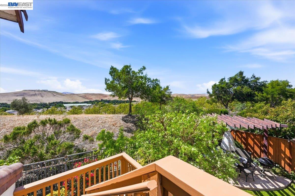 5688 CEDAR CREST