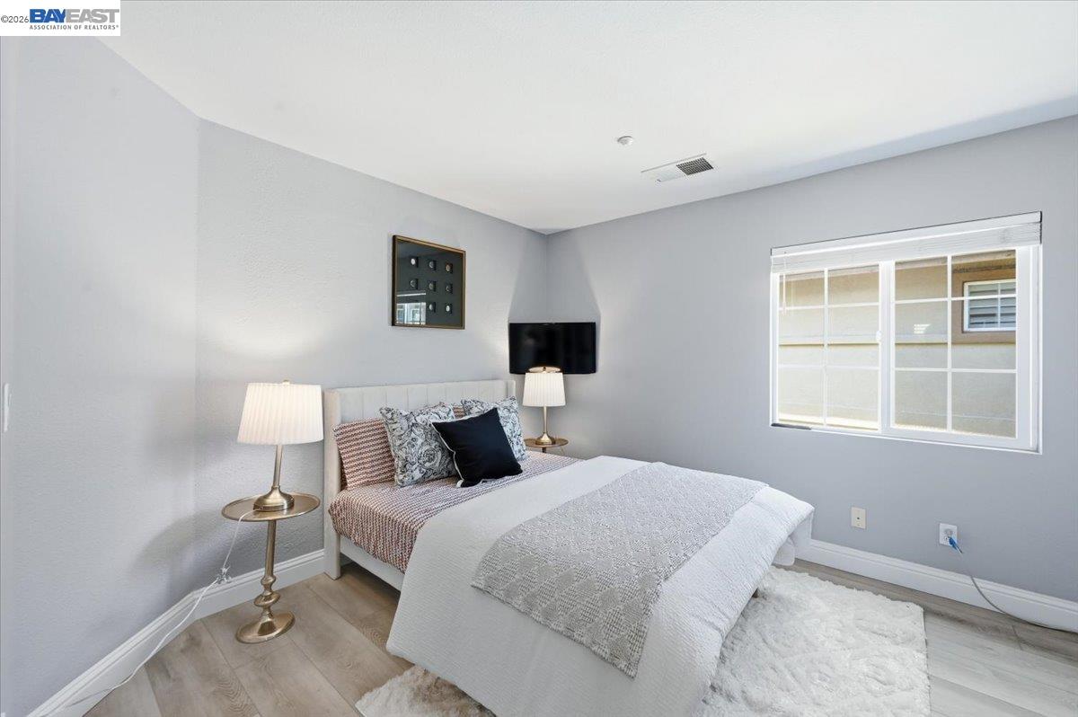 5688 CEDAR CREST