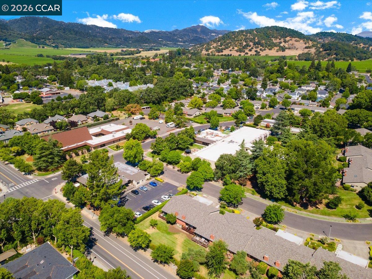 102 Vineyard Cir