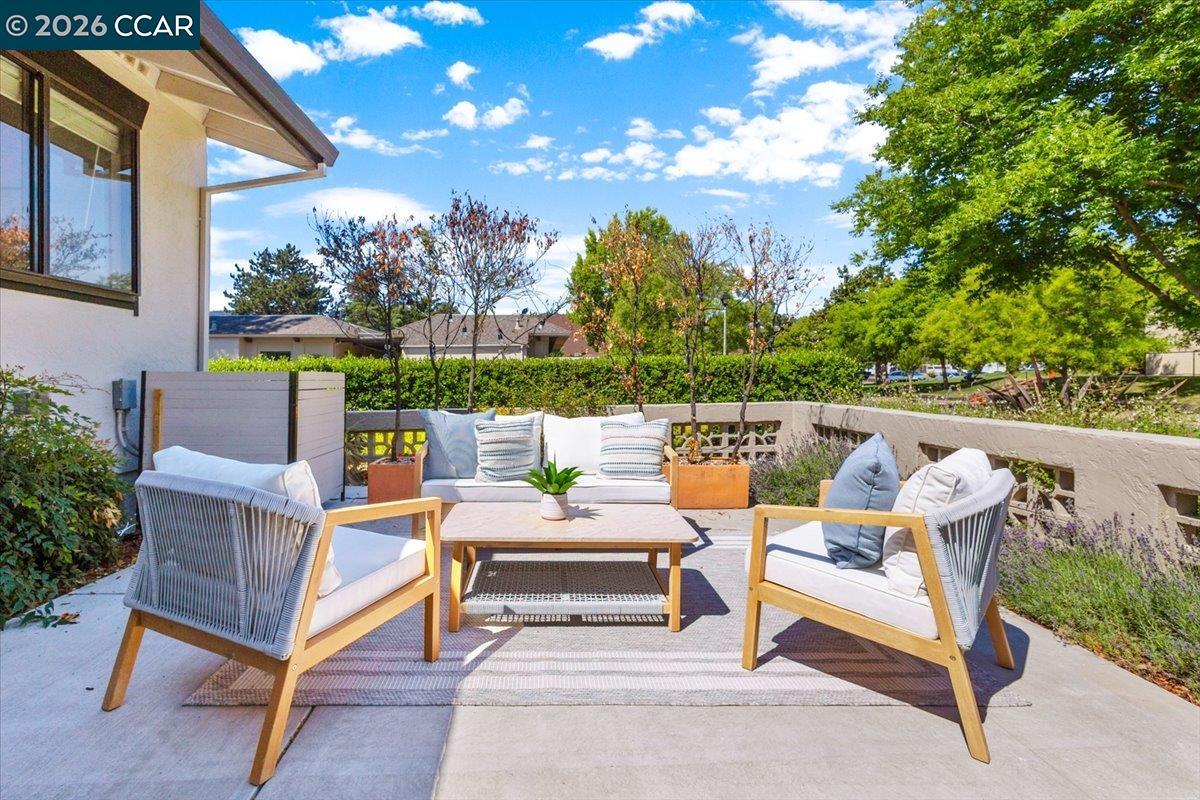 102 Vineyard Cir