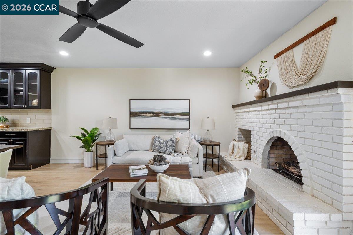 102 Vineyard Cir