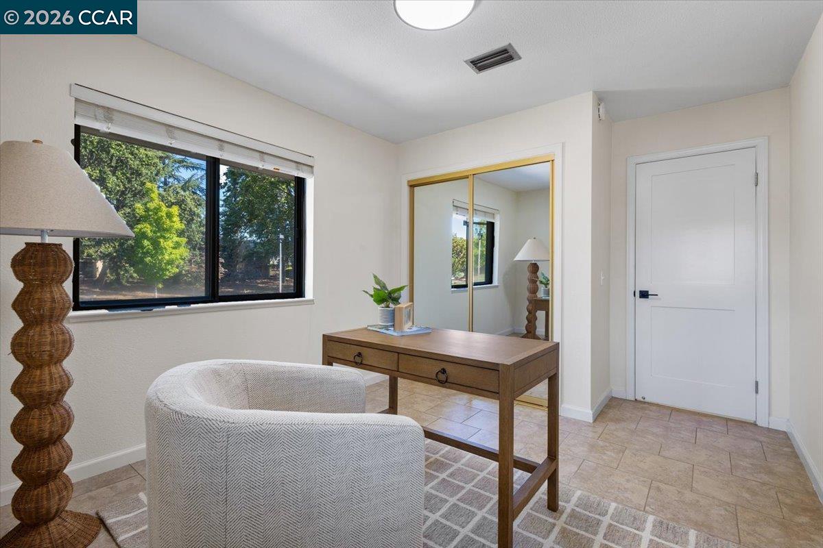 102 Vineyard Cir