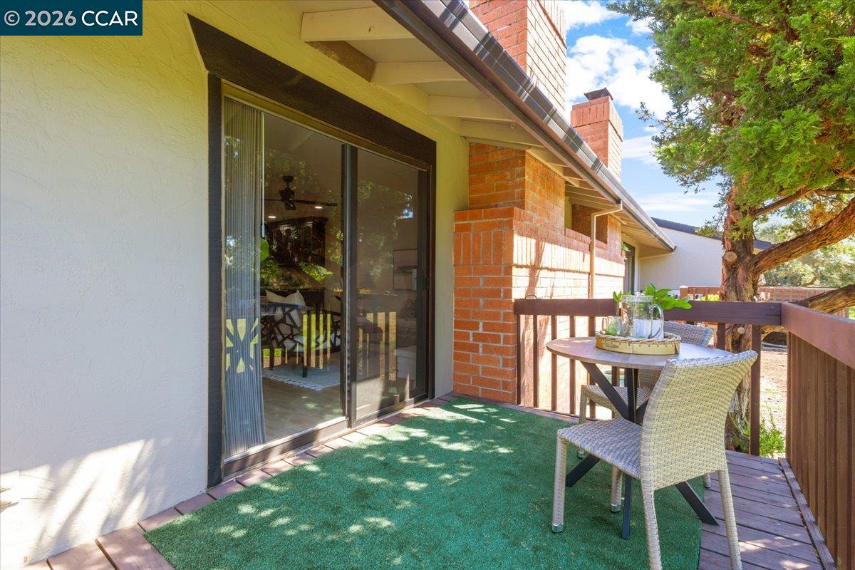 102 Vineyard Cir