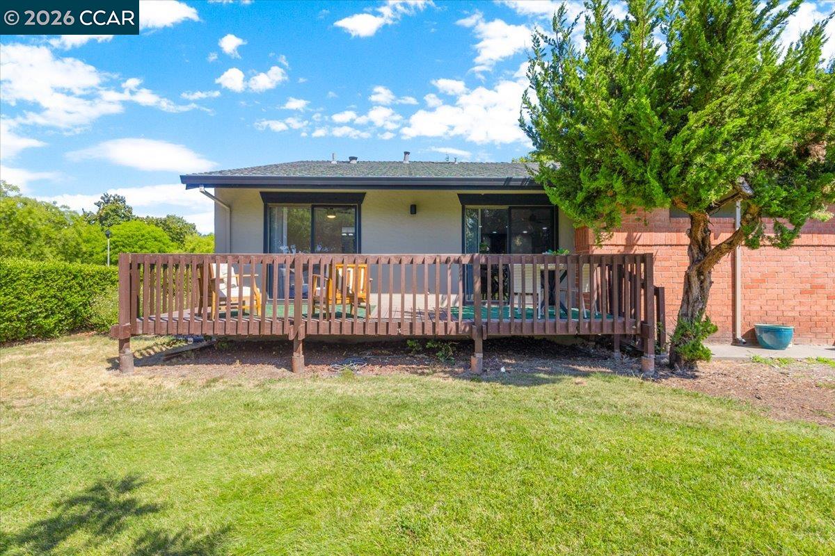 102 Vineyard Cir