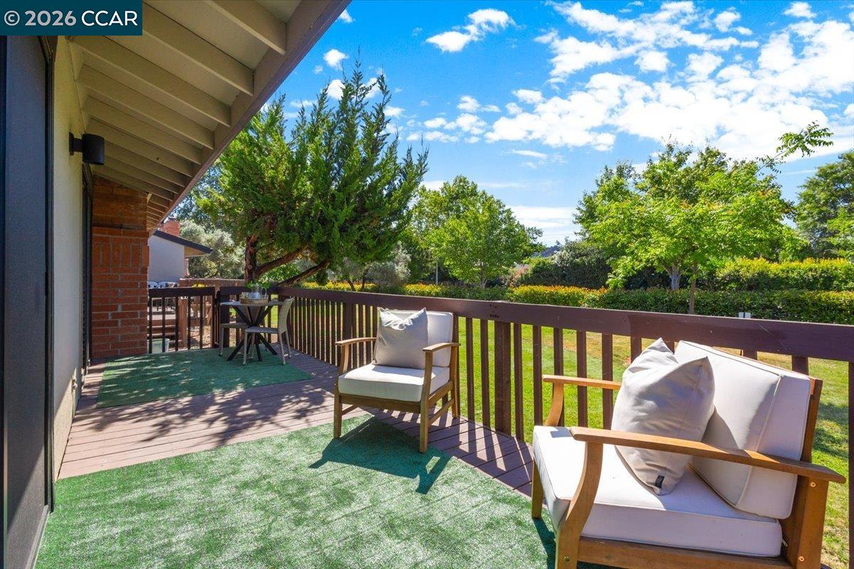 102 Vineyard Cir