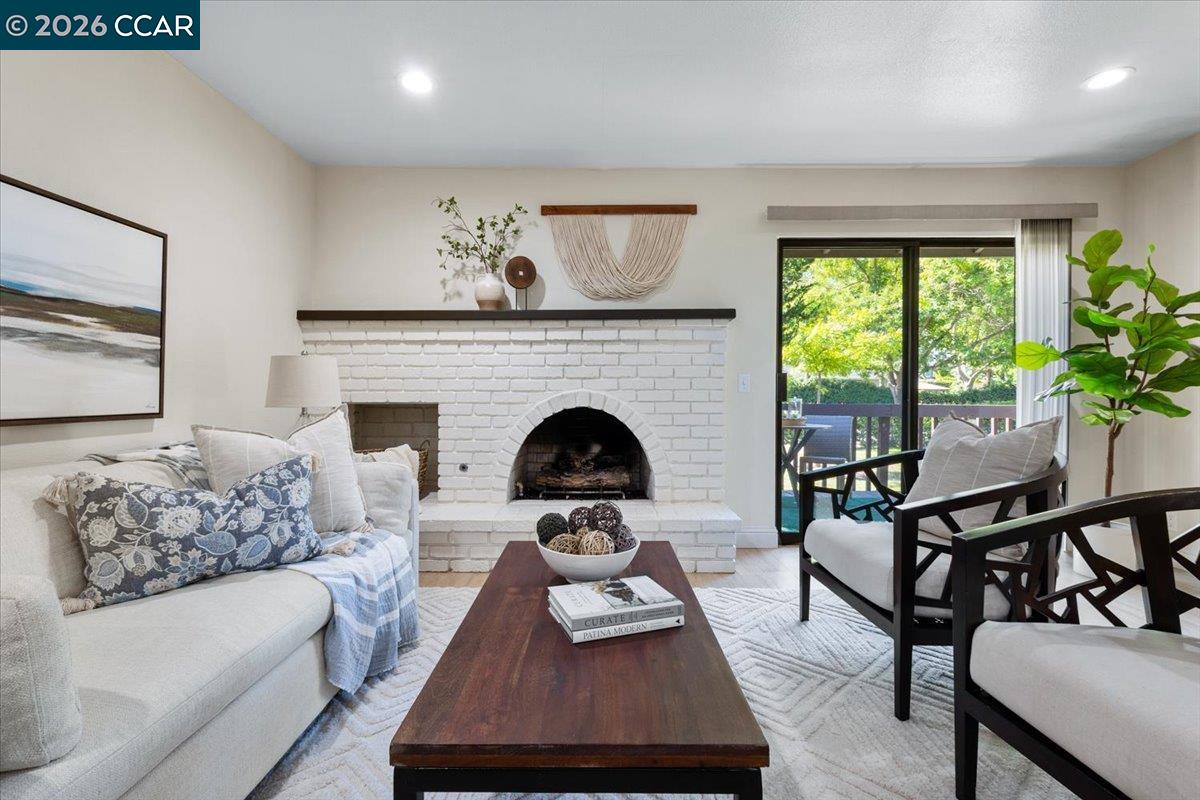 102 Vineyard Cir