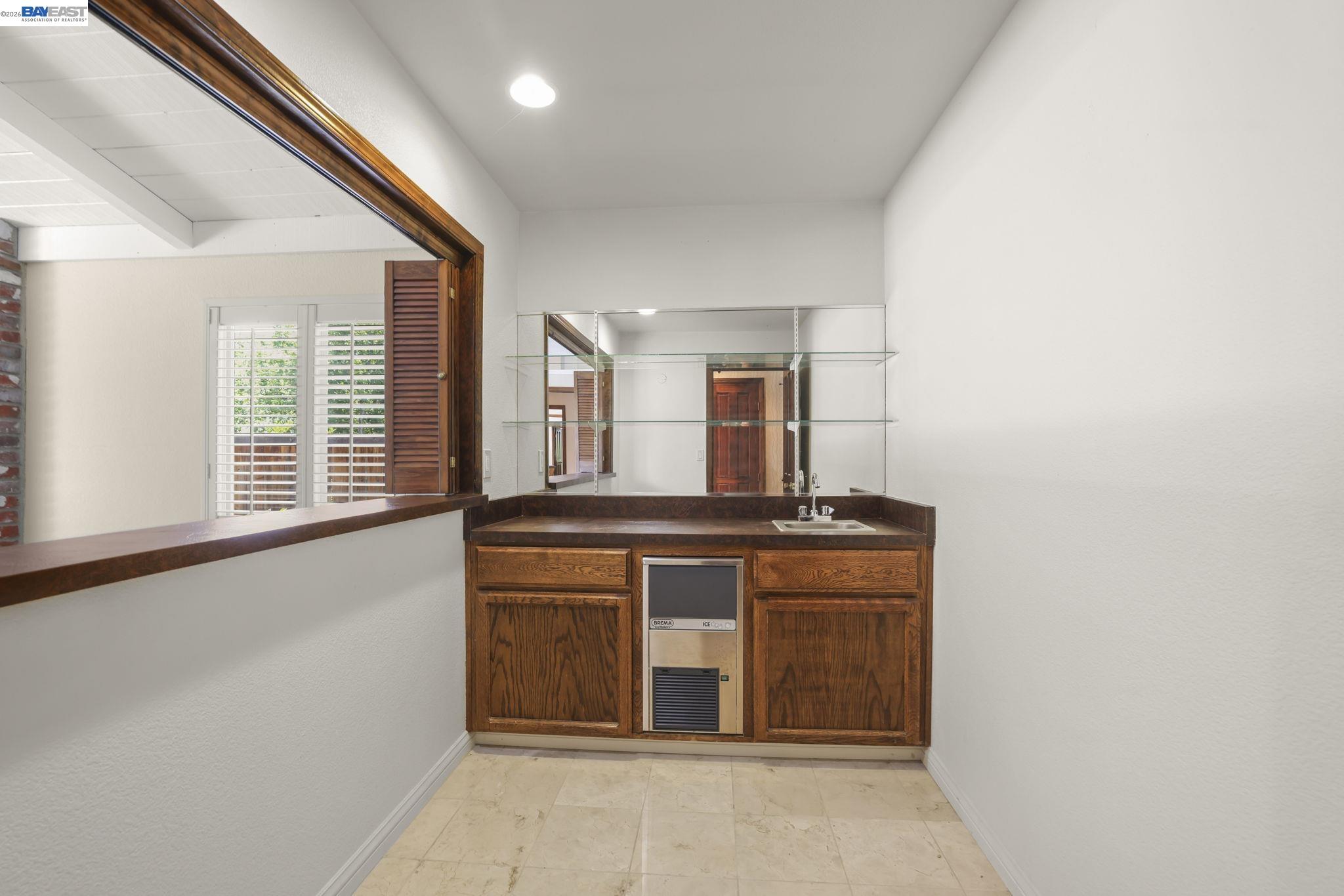 2112 Red Oak Place