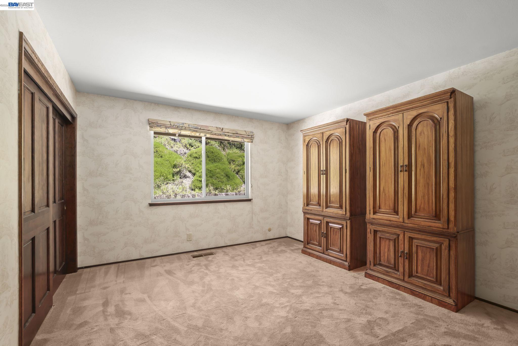 2112 Red Oak Place