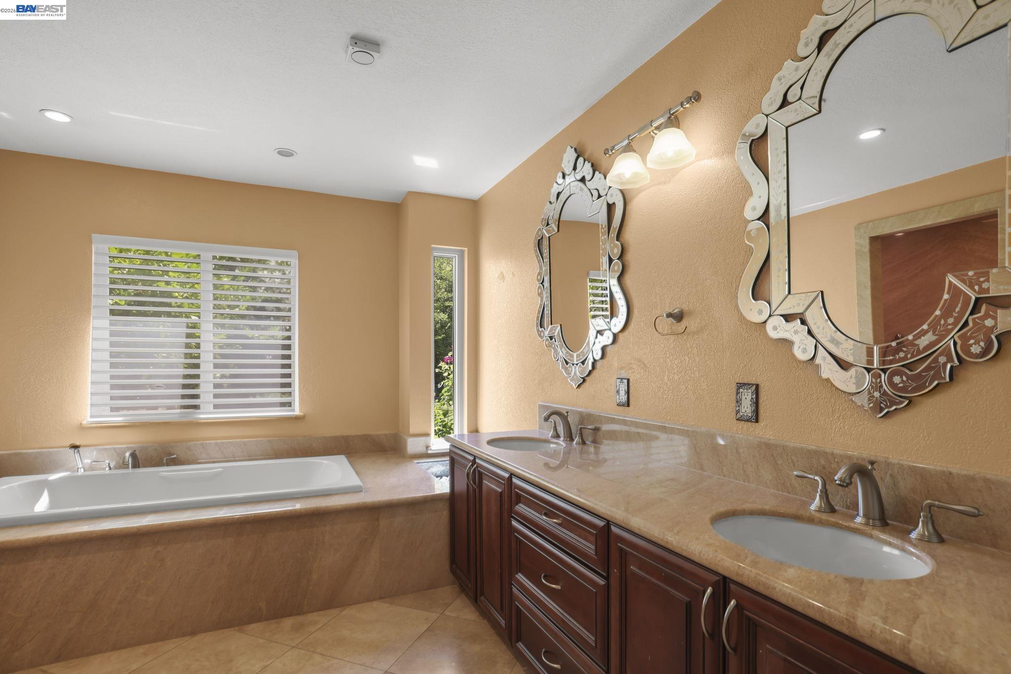 2112 Red Oak Place