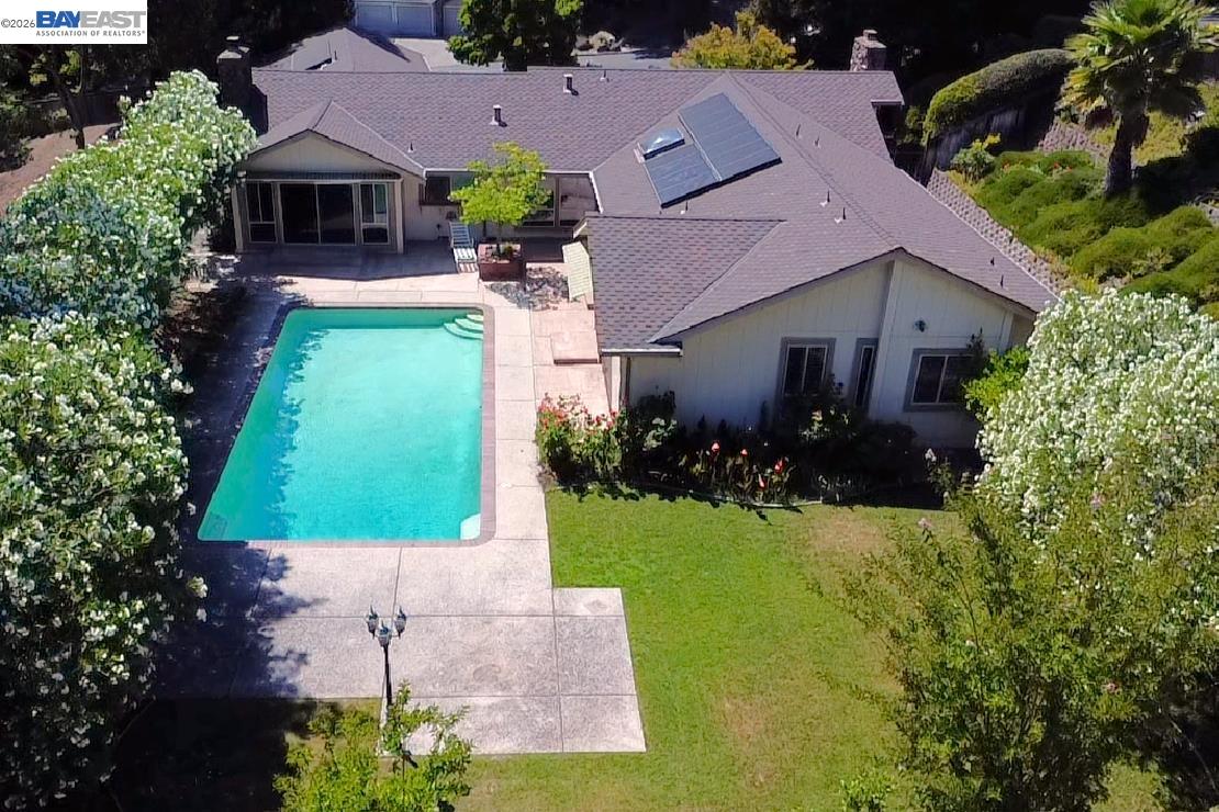 2112 Red Oak Place