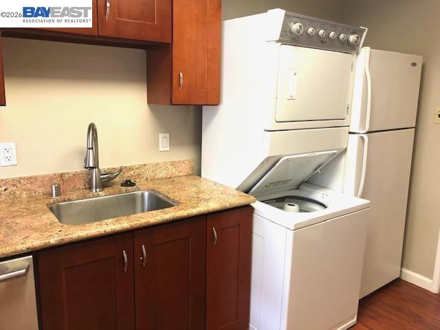 1282 Carmel Ct