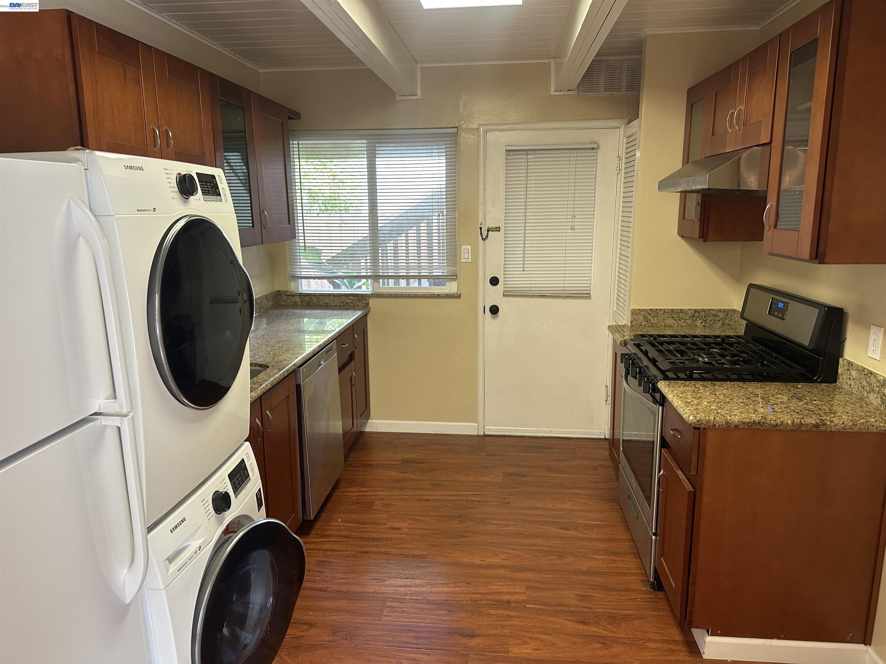 1282 Carmel Ct