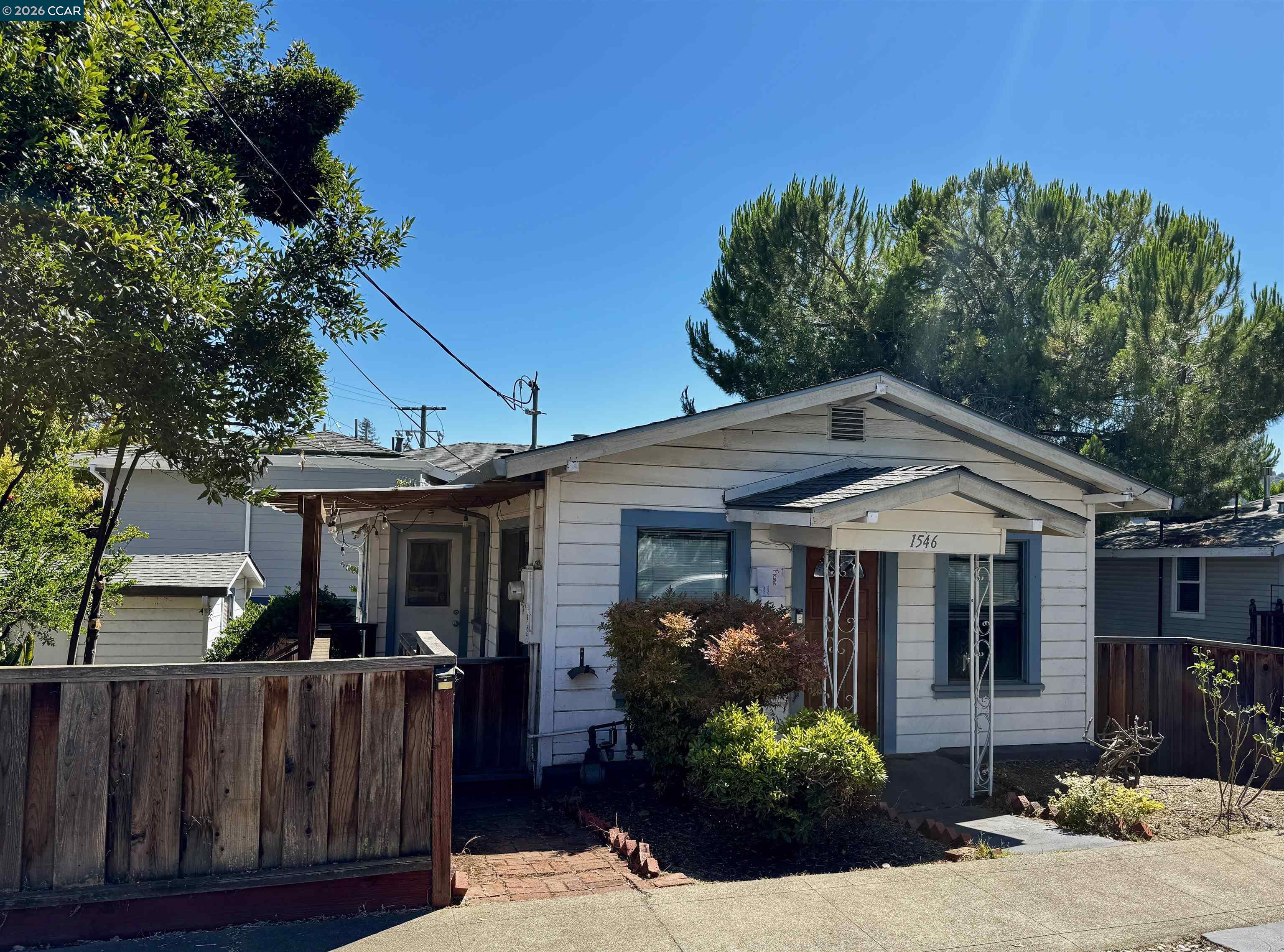 1546 Azalea Ave