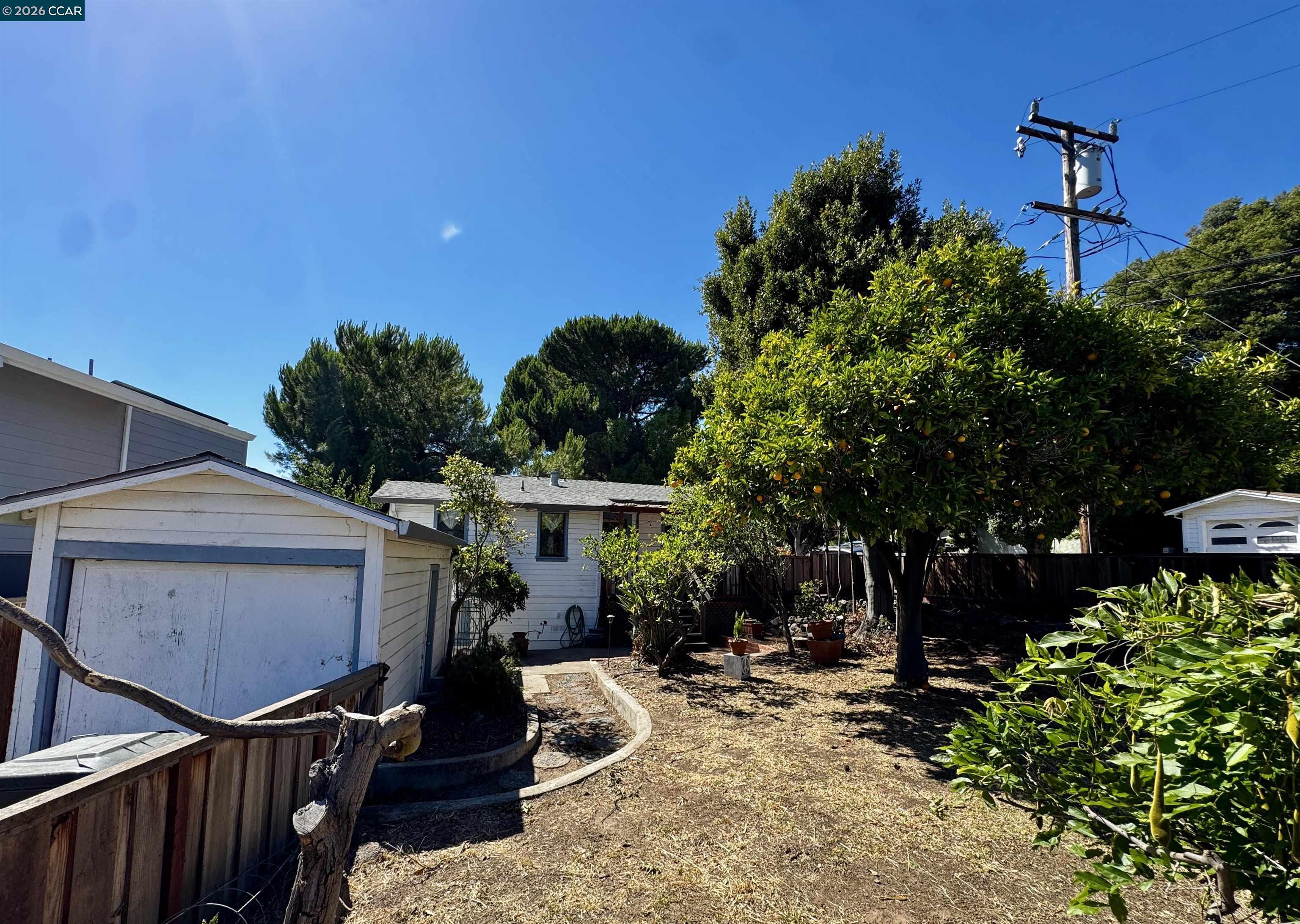 1546 Azalea Ave