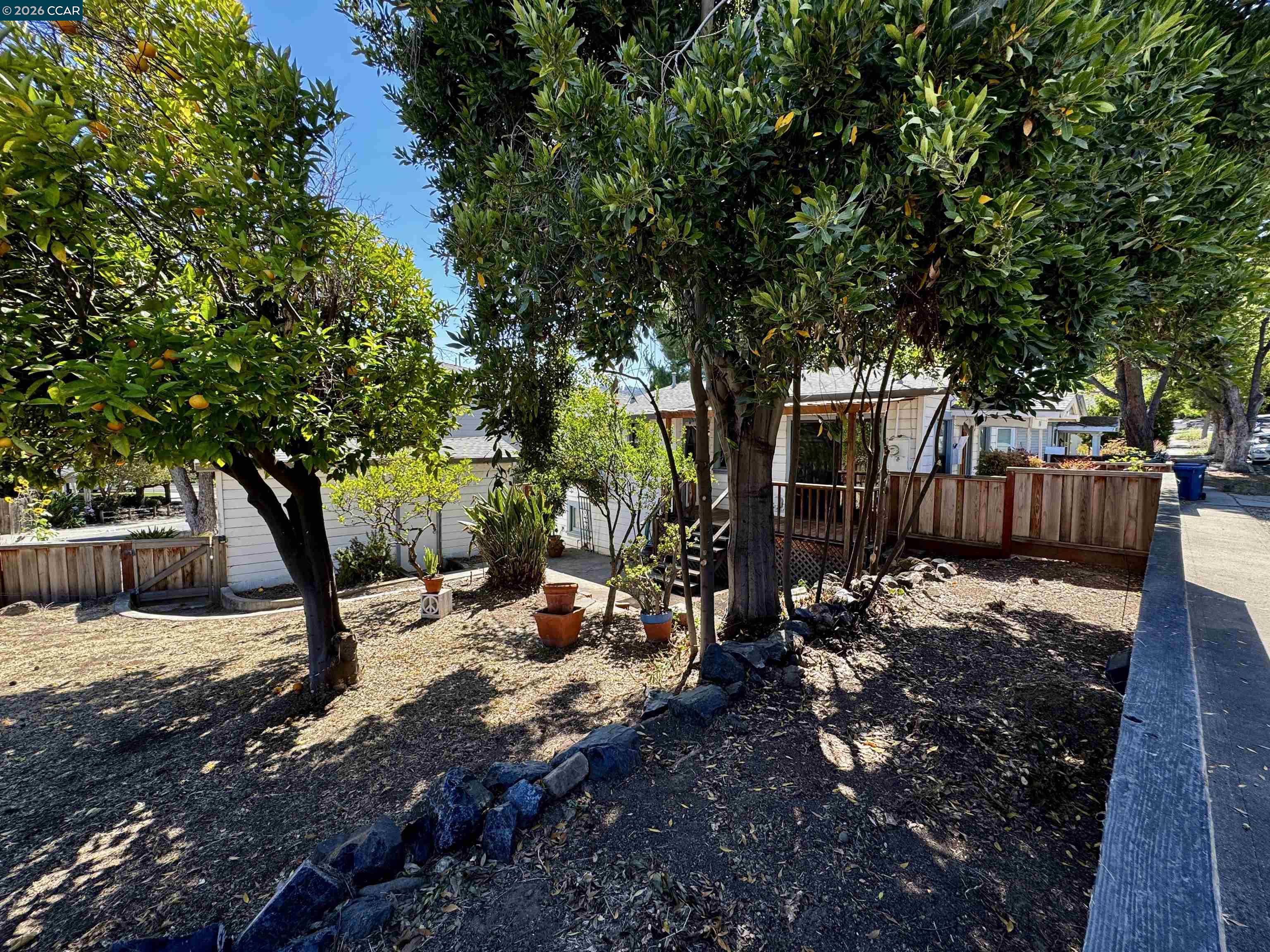 1546 Azalea Ave