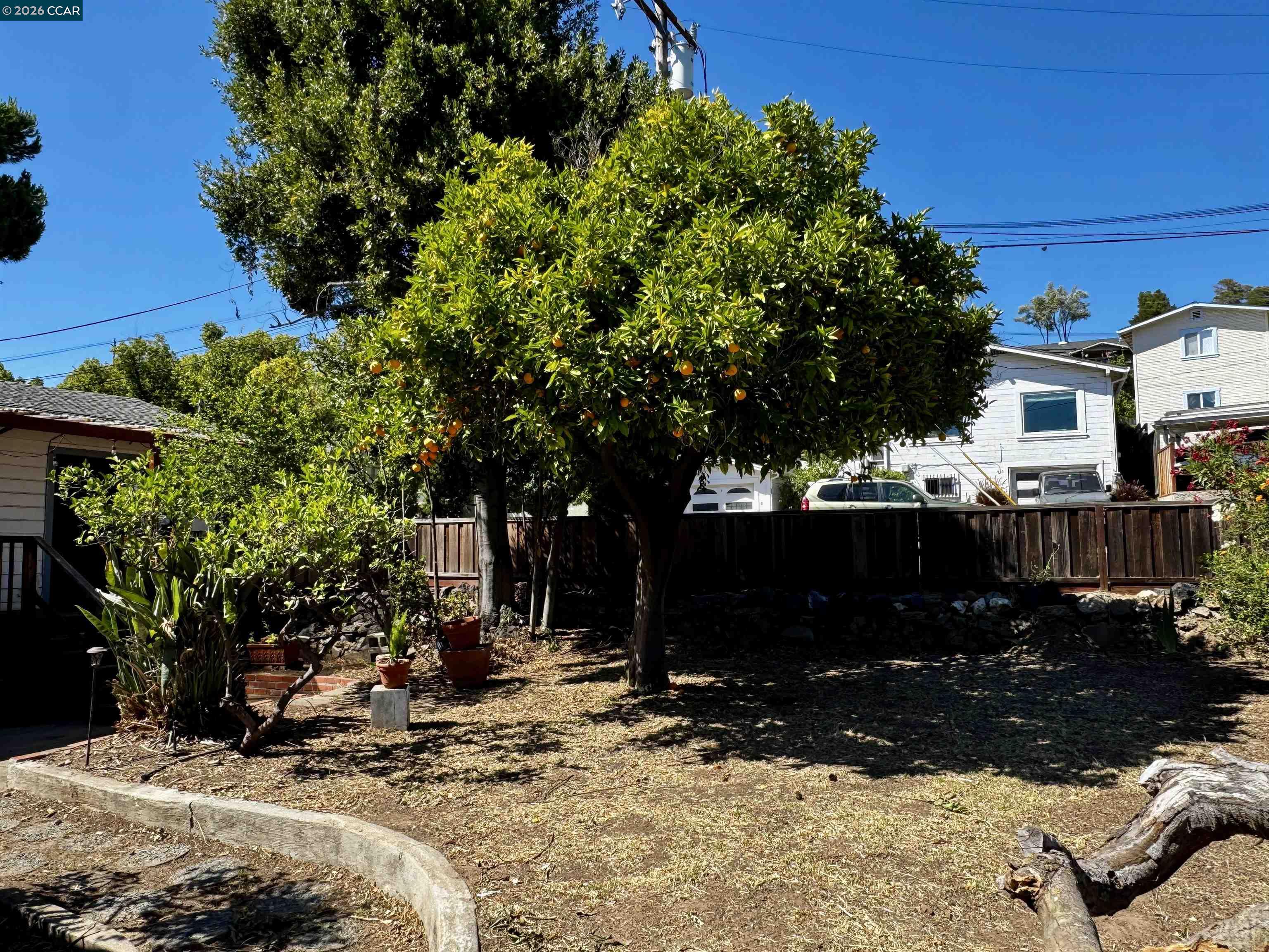 1546 Azalea Ave