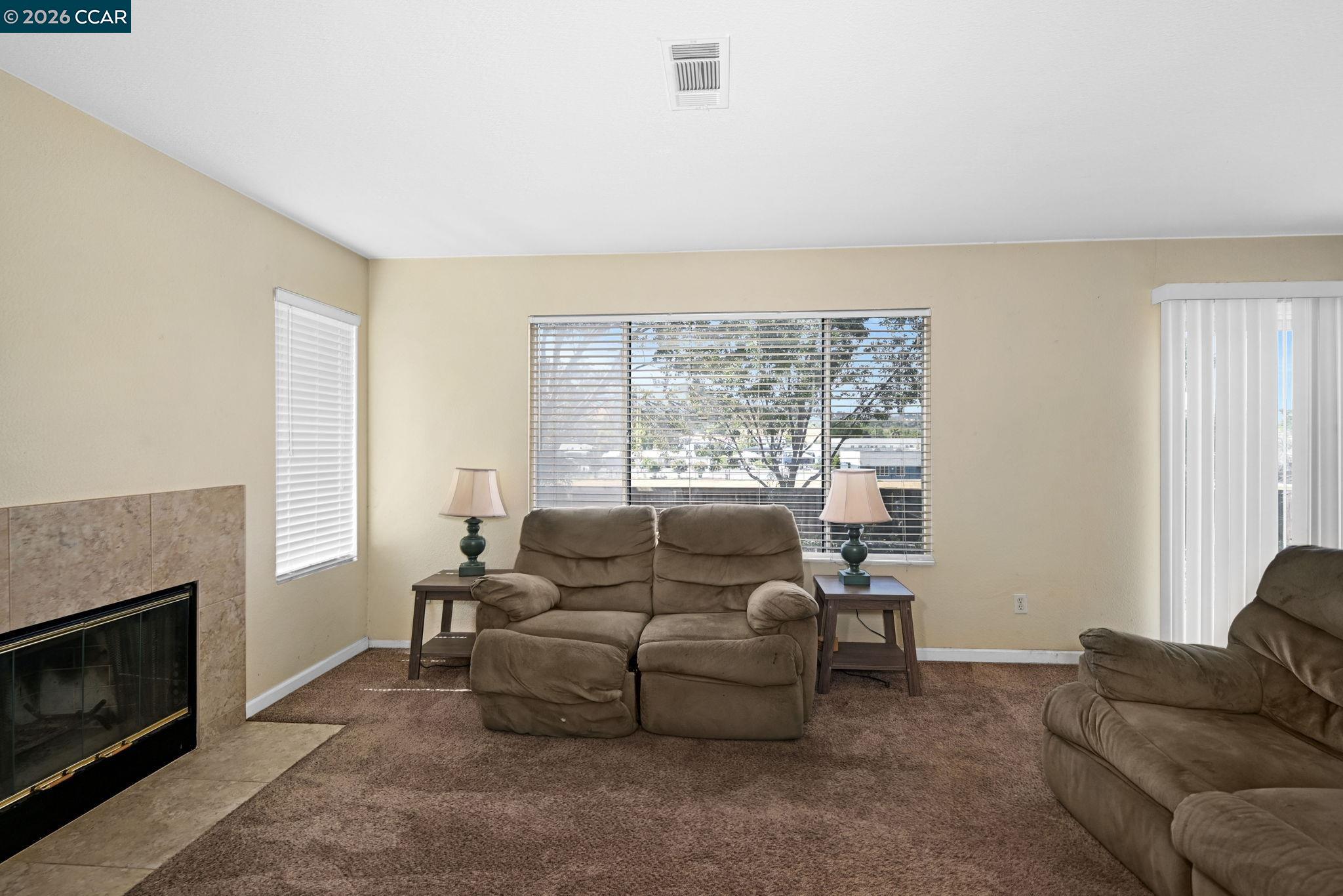 616 Ross Circle