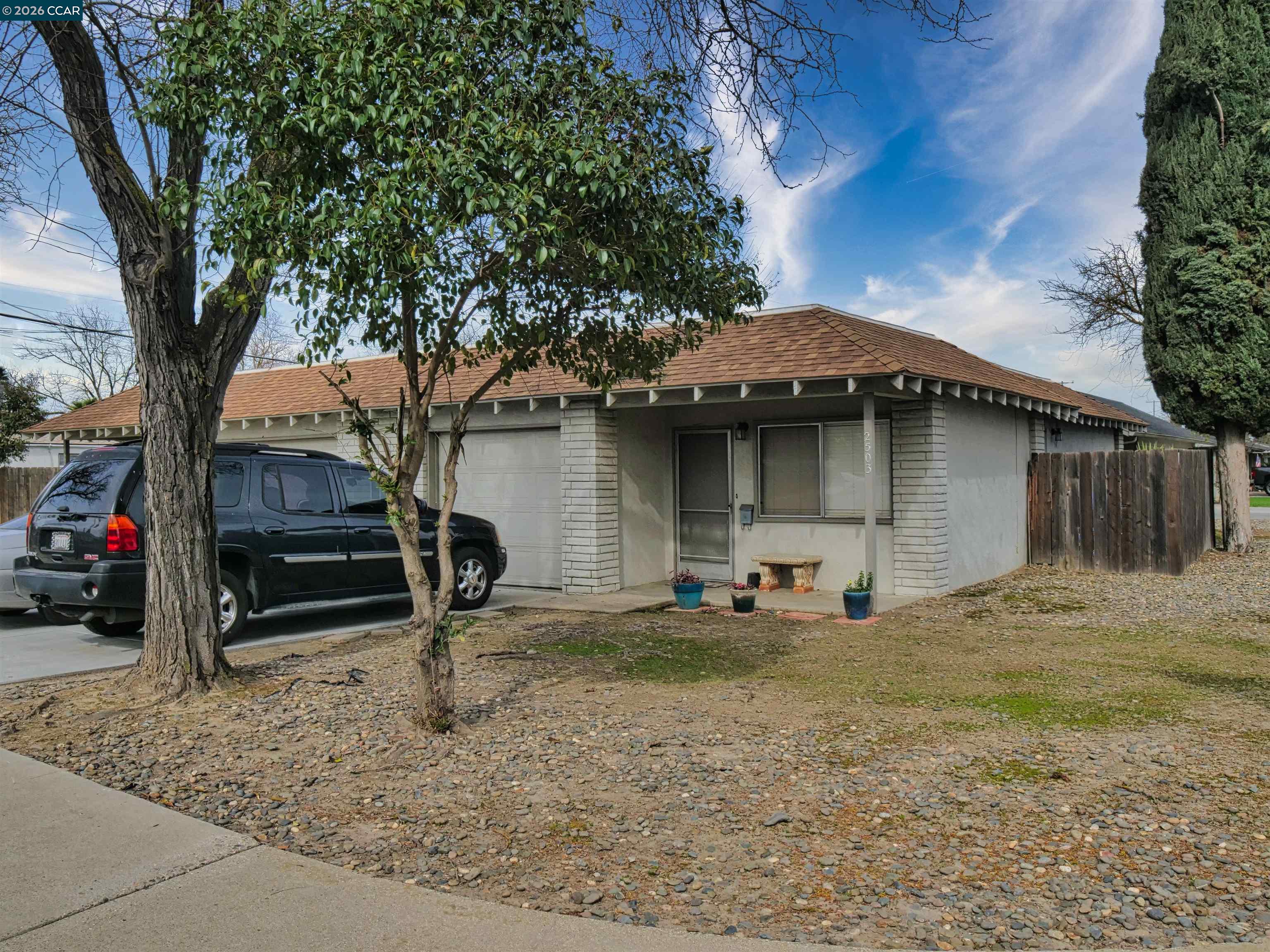 2501 Miller Avenue