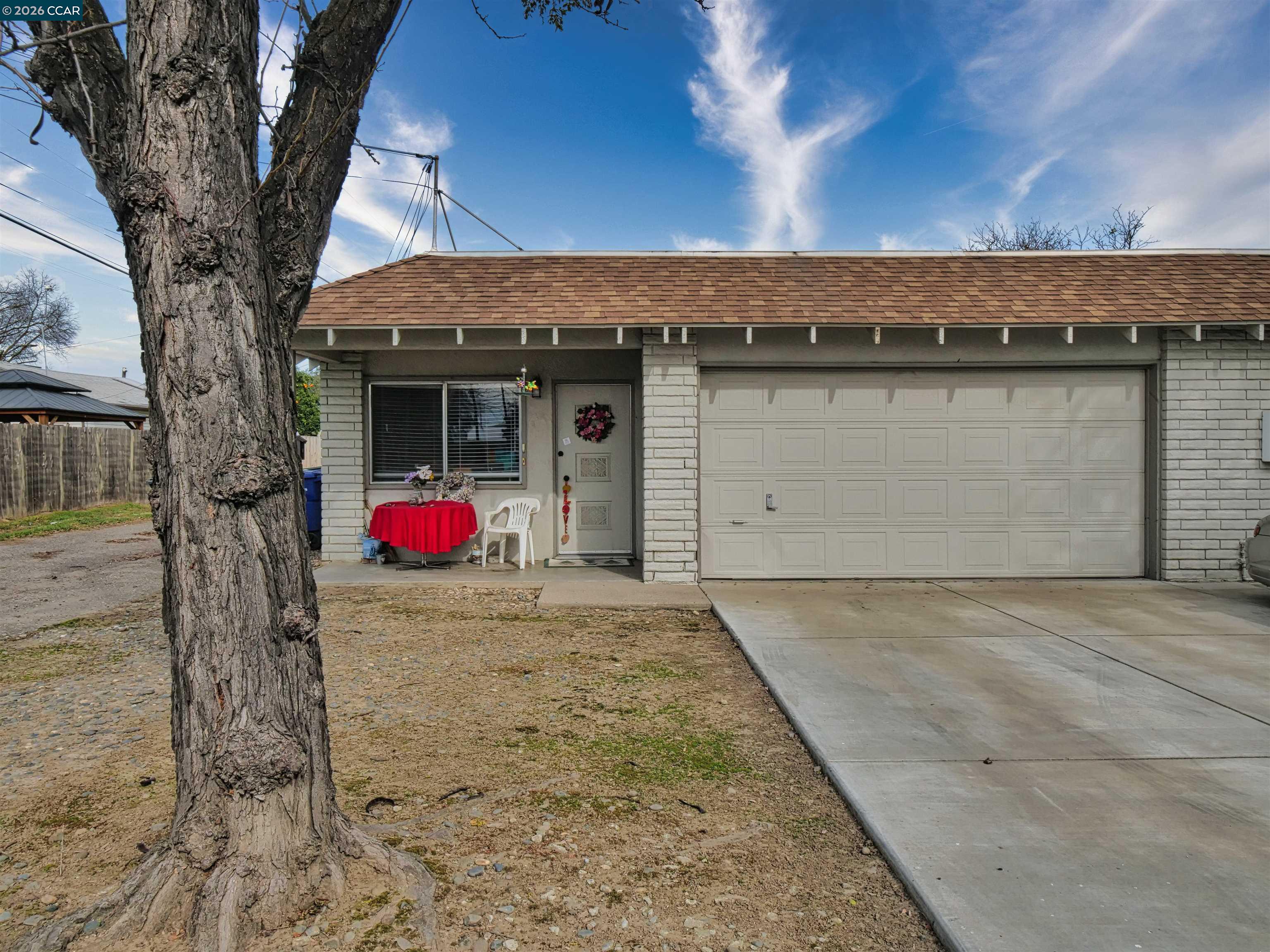 2501 Miller Avenue