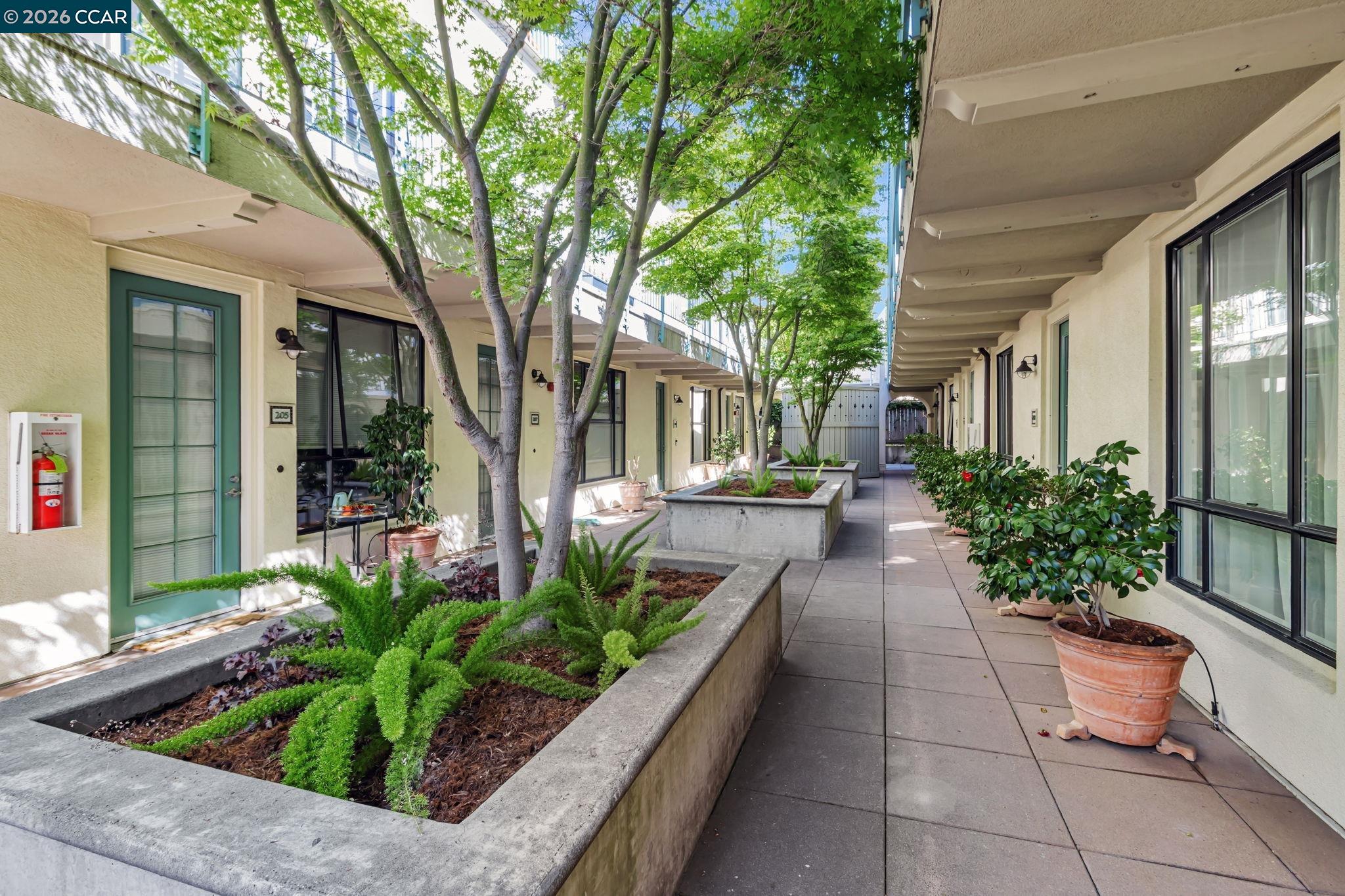 4395 Piedmont Ave # P208