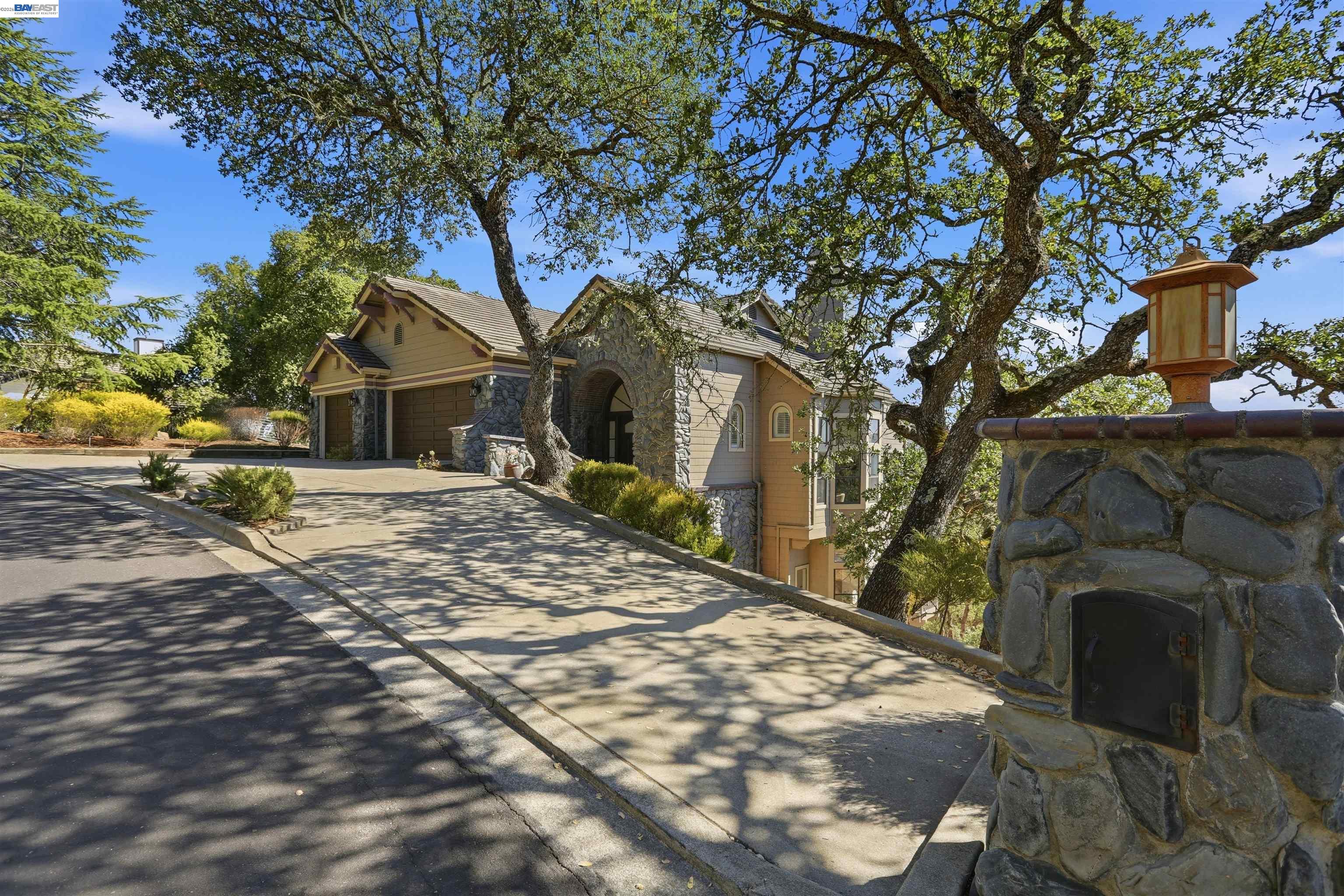 506 Oakshire Pl