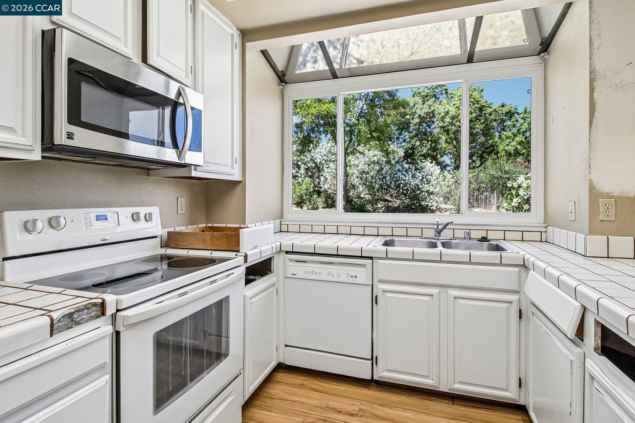 410 Oakbreeze Ct