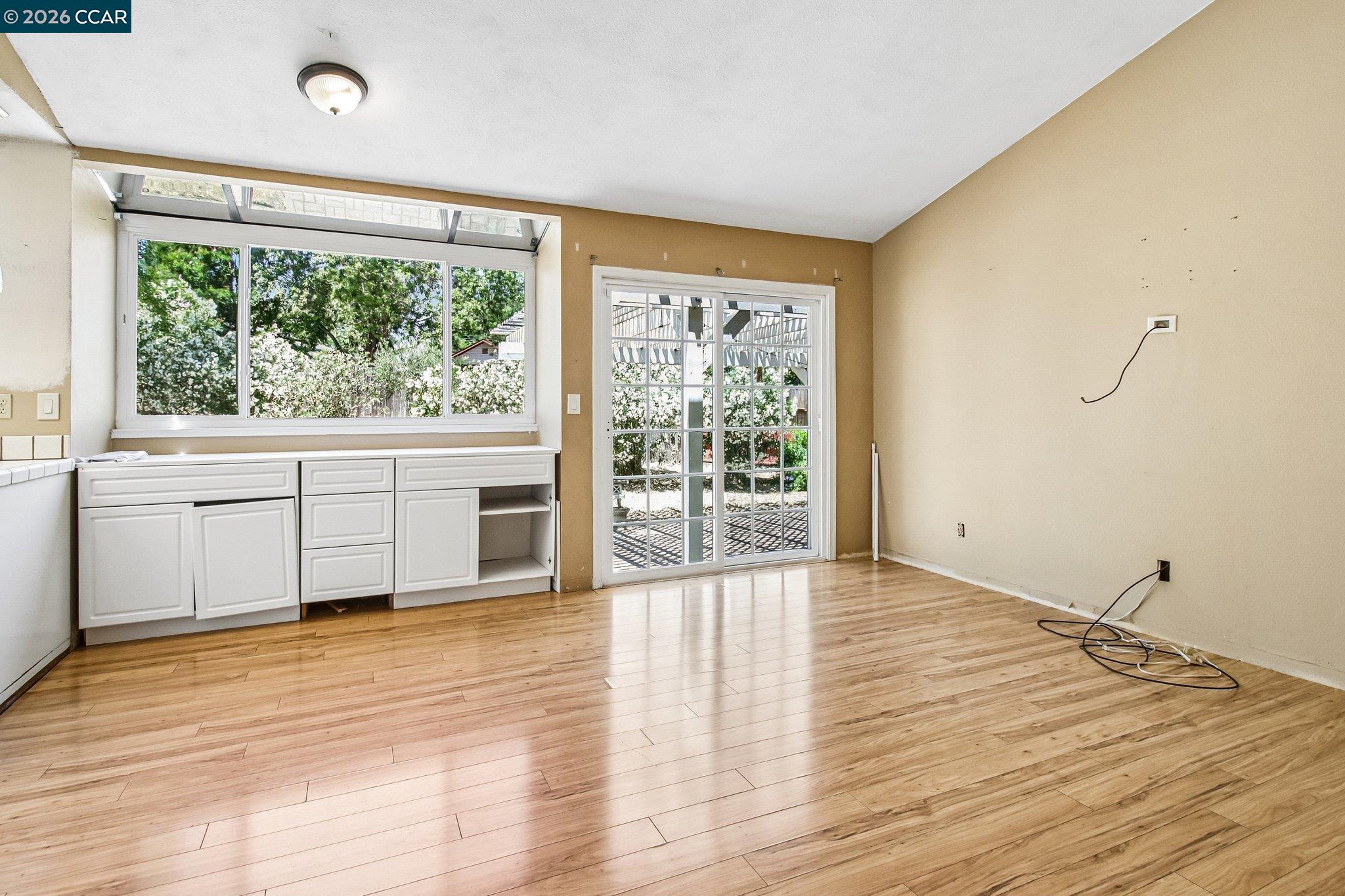 410 Oakbreeze Ct