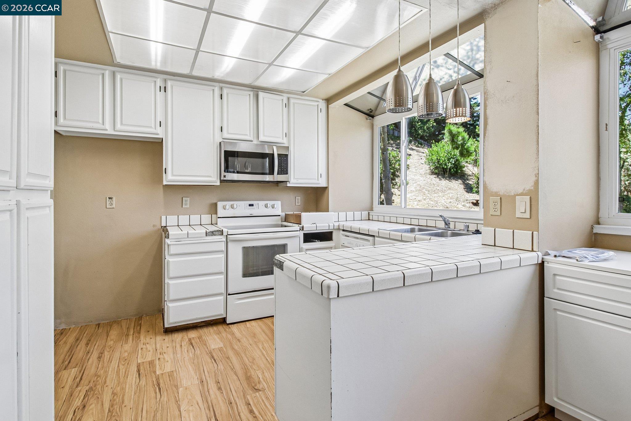 410 Oakbreeze Ct