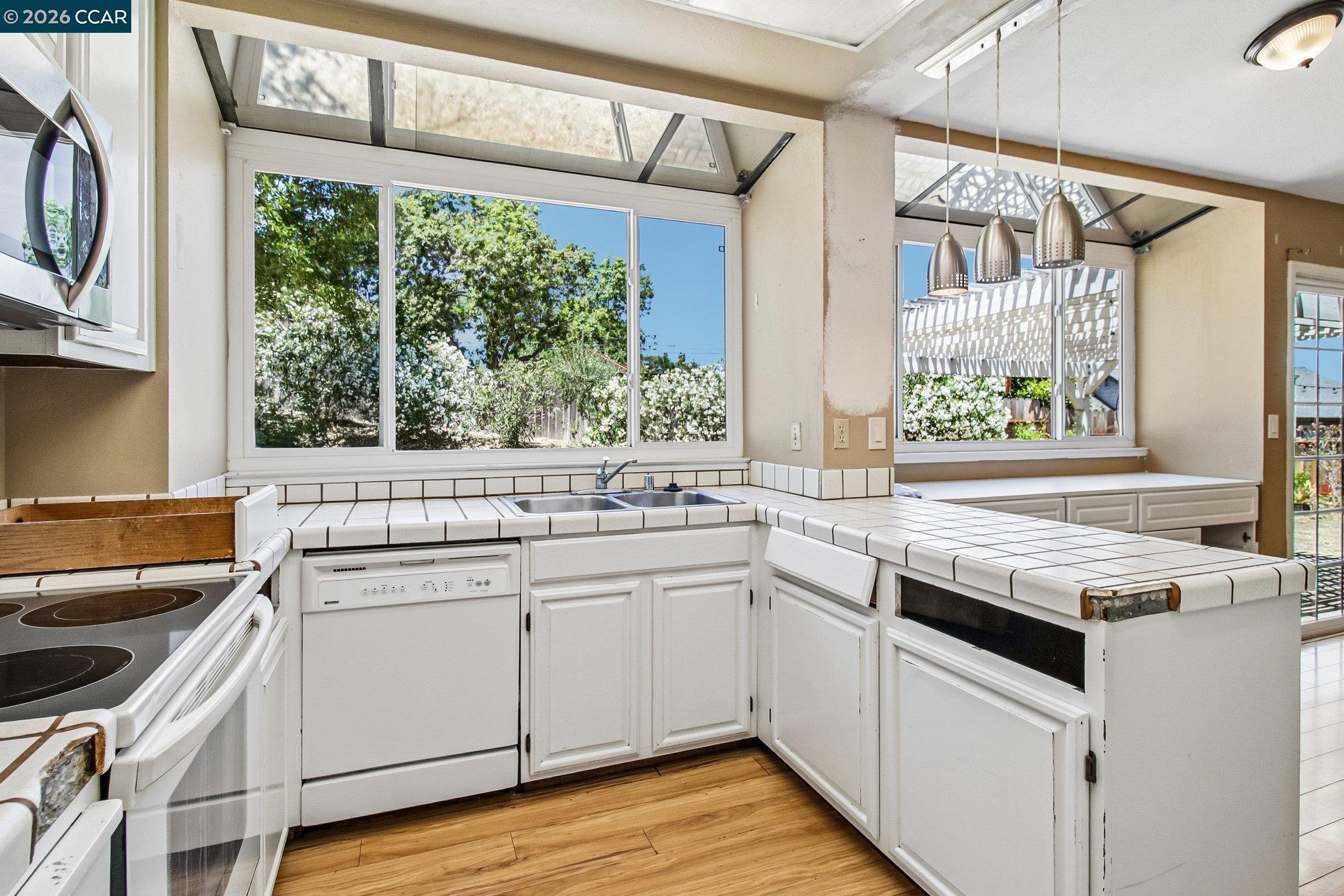 410 Oakbreeze Ct