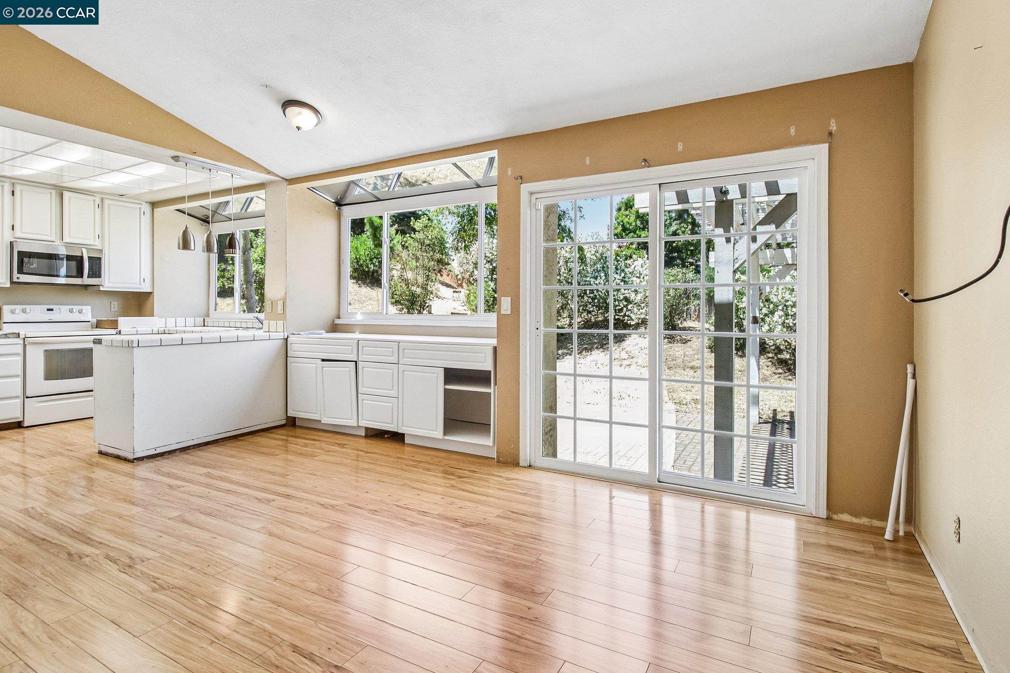410 Oakbreeze Ct