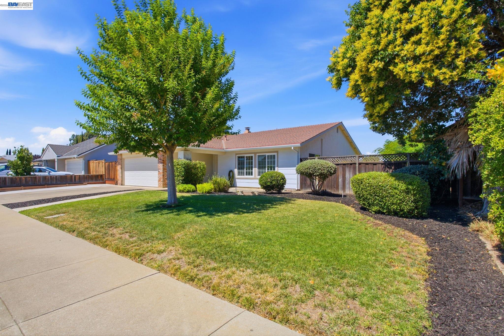 470 Yosemite Dr