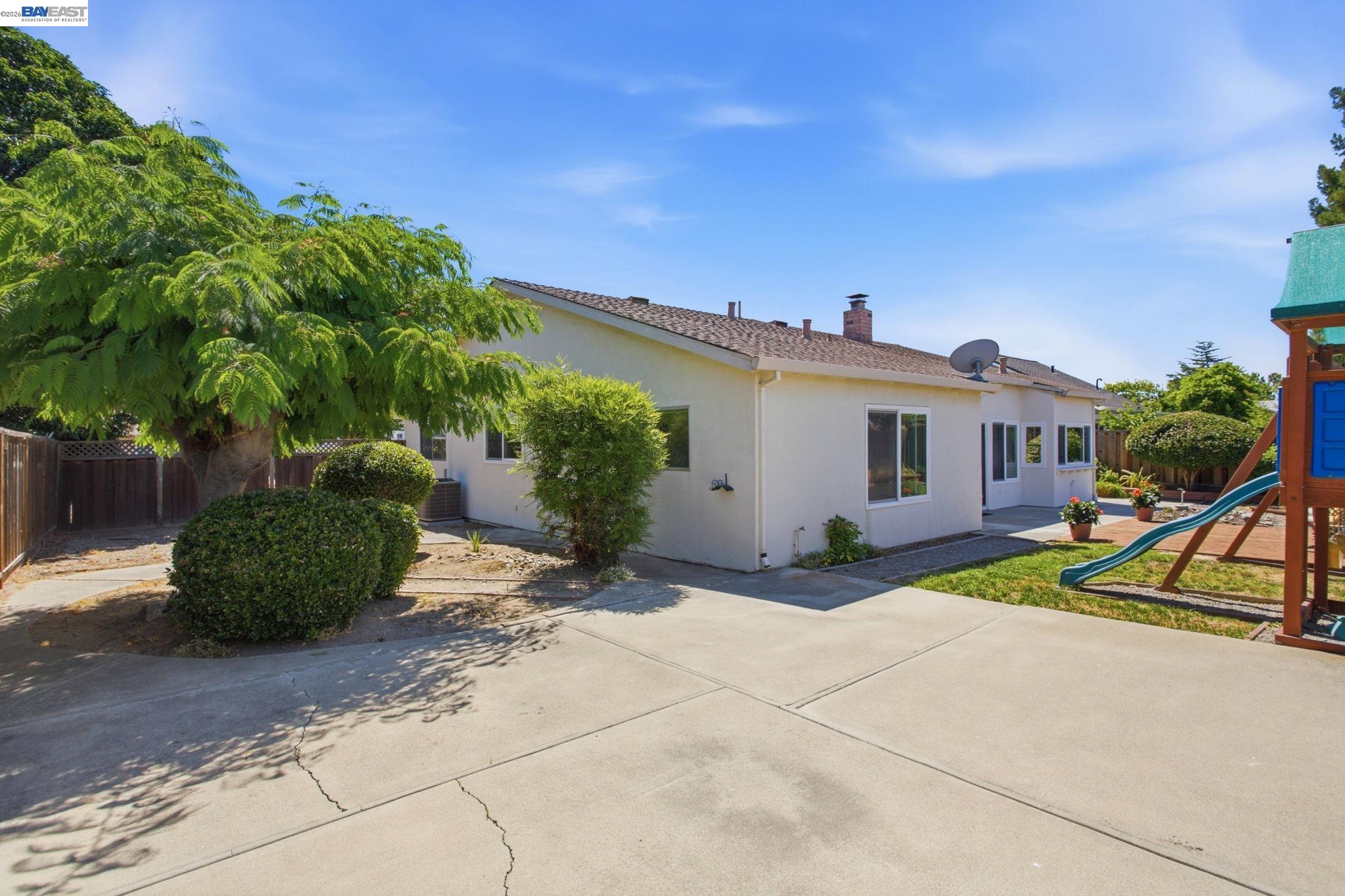 470 Yosemite Dr