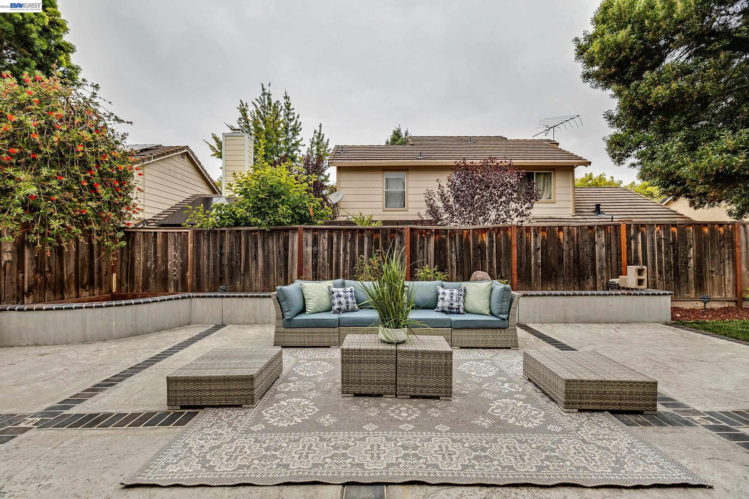 323 Sandstone Dr