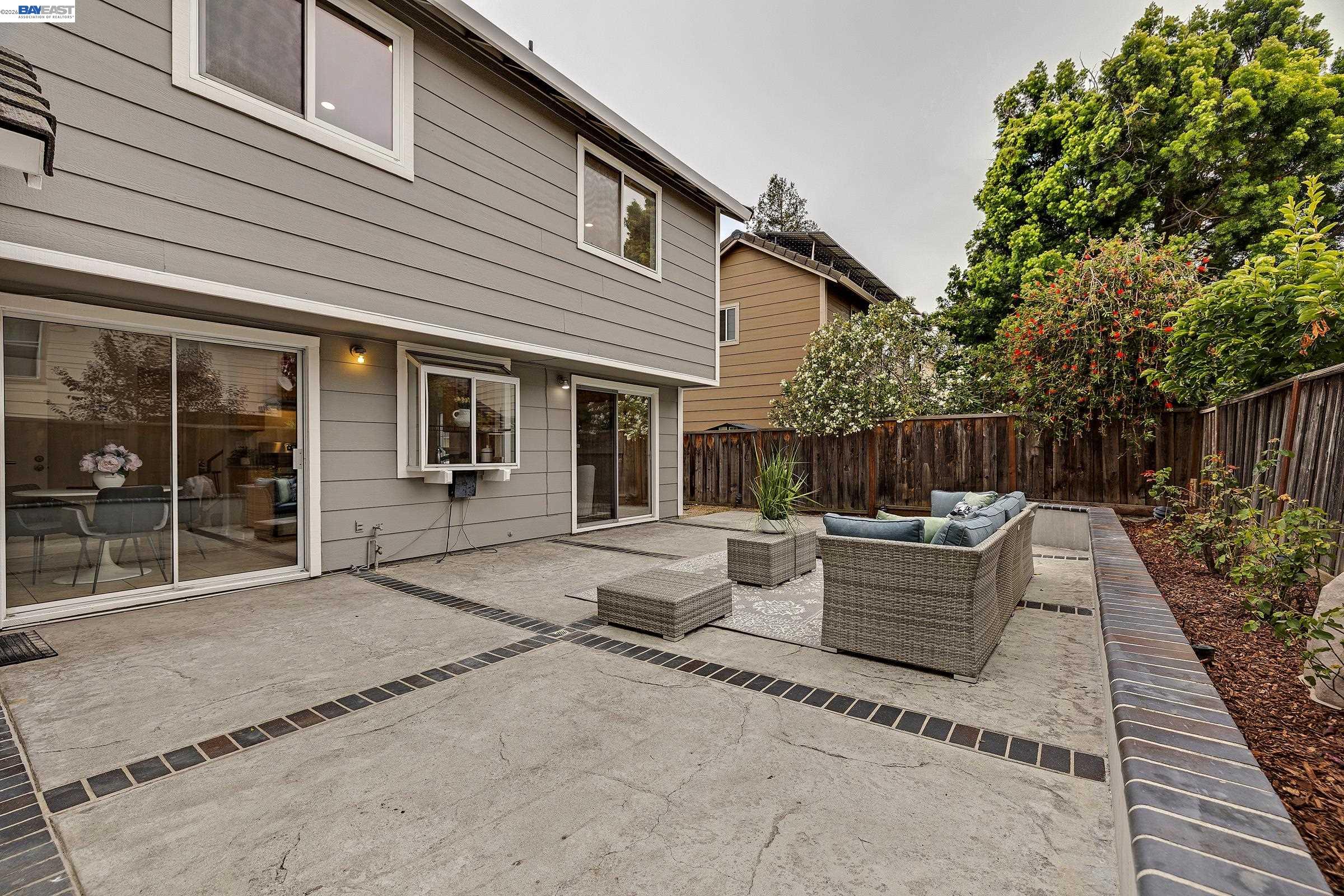 323 Sandstone Dr