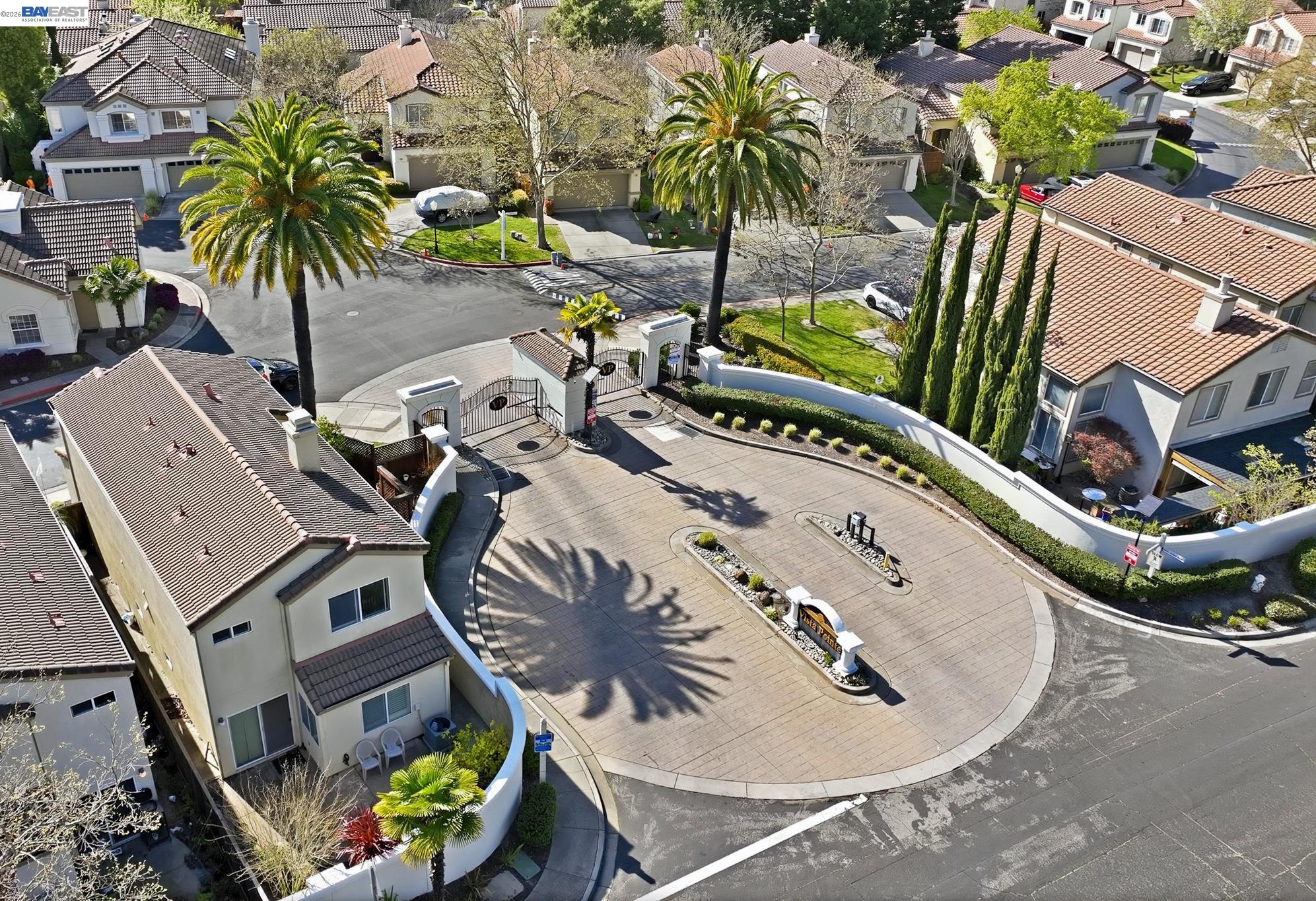 906 Vista Pointe Dr