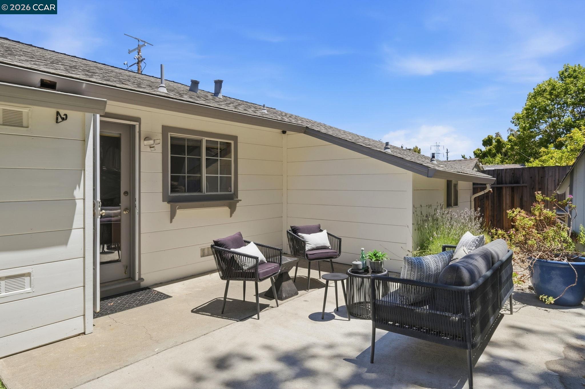 210 Vista Way