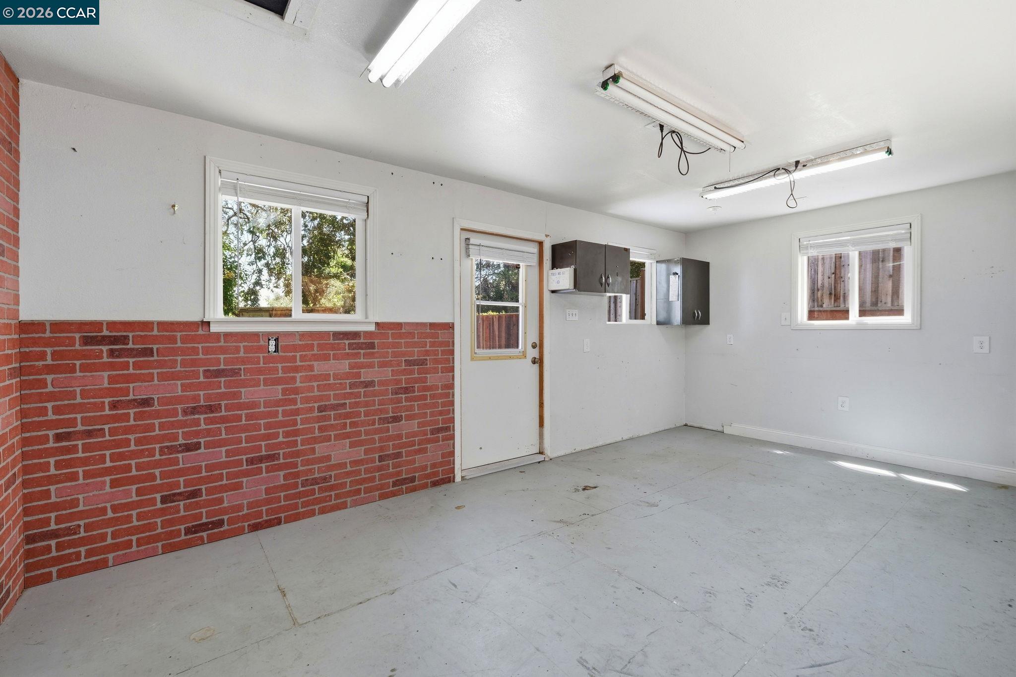 210 Vista Way