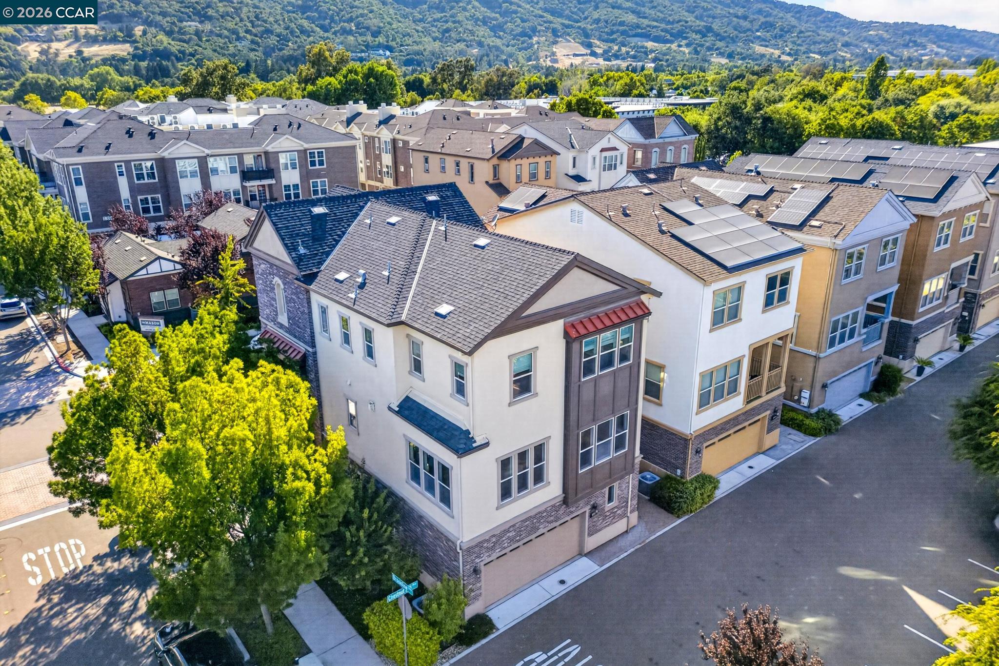1600 Lexington Ln