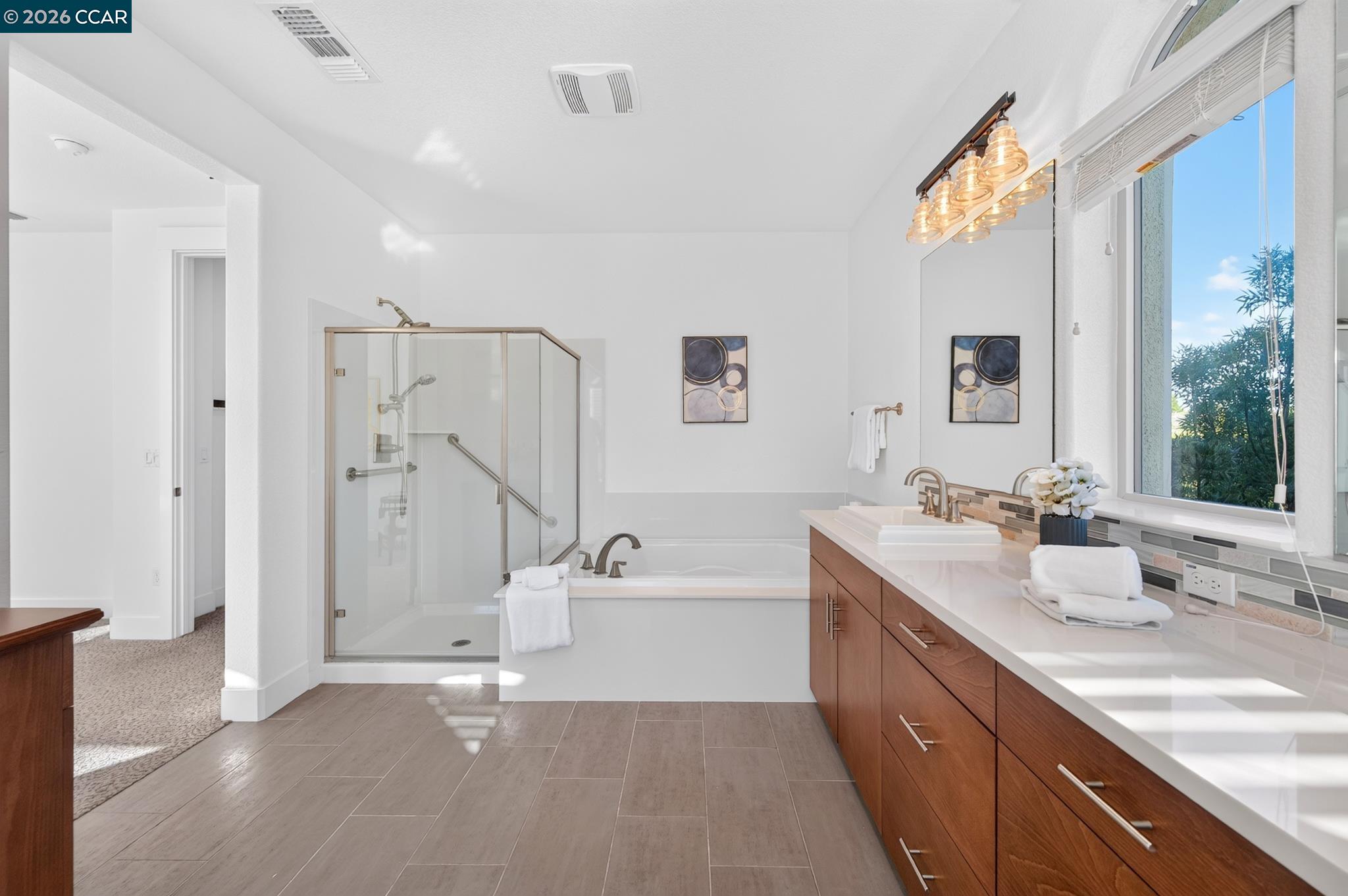 1600 Lexington Ln