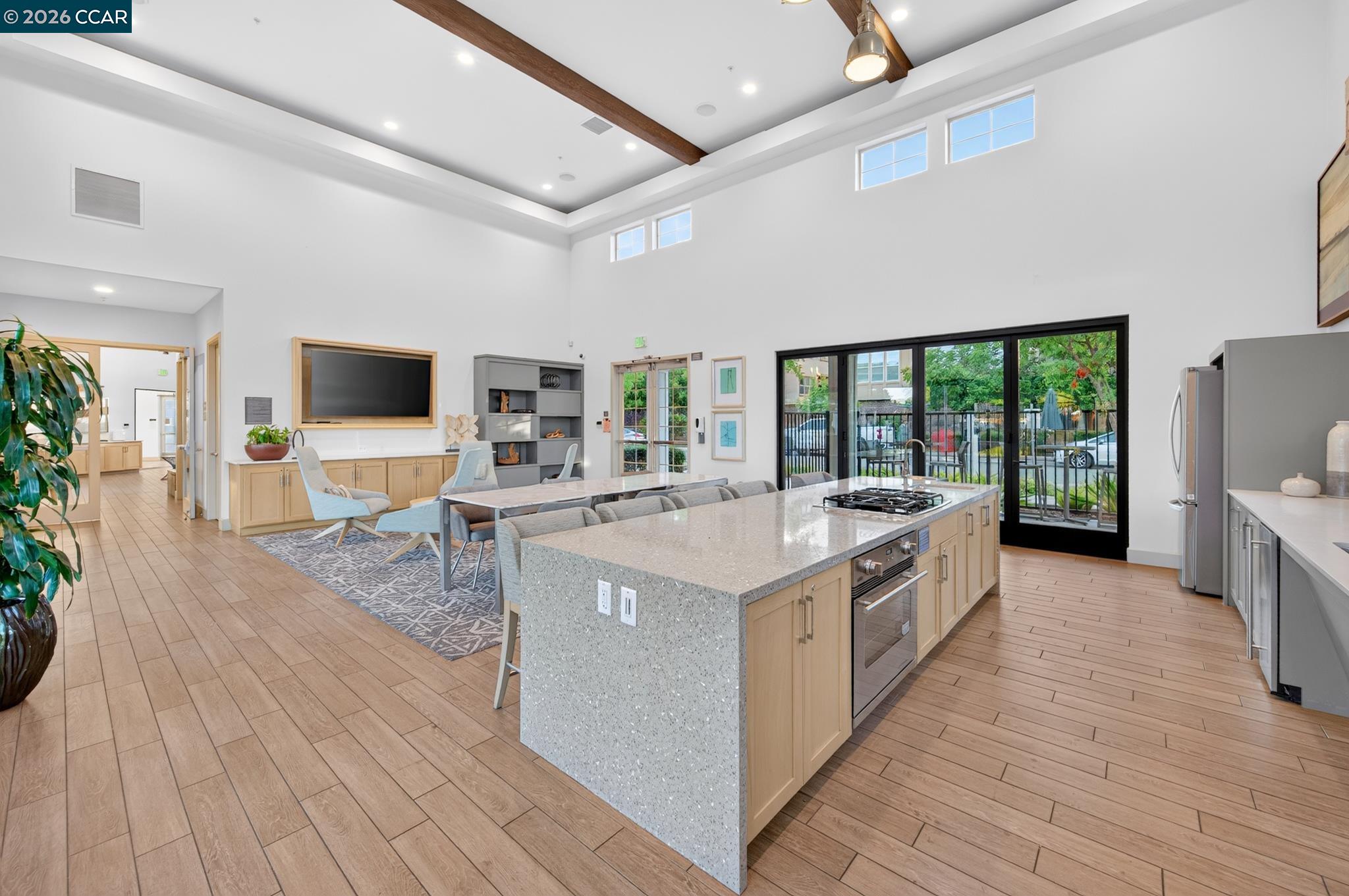 1600 Lexington Ln