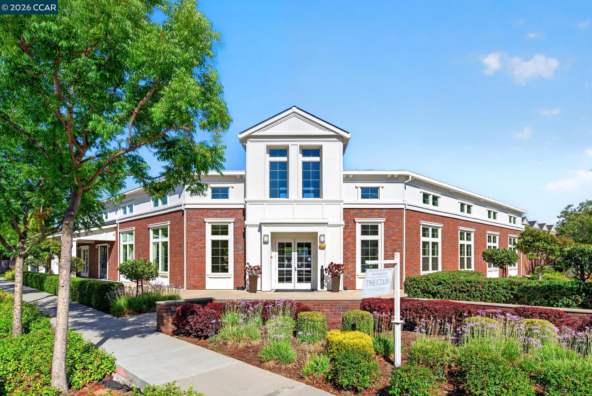 1600 Lexington Ln