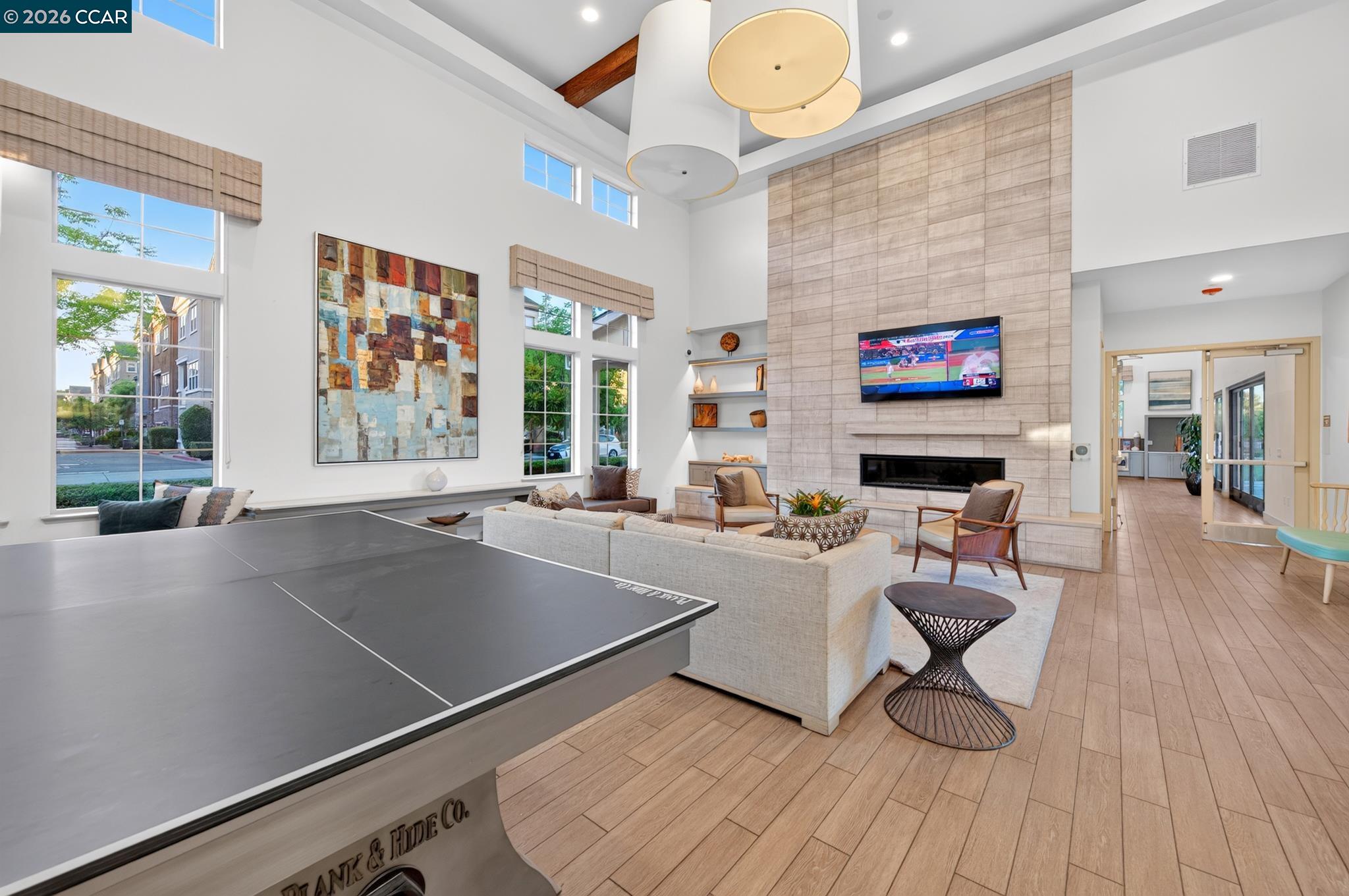 1600 Lexington Ln