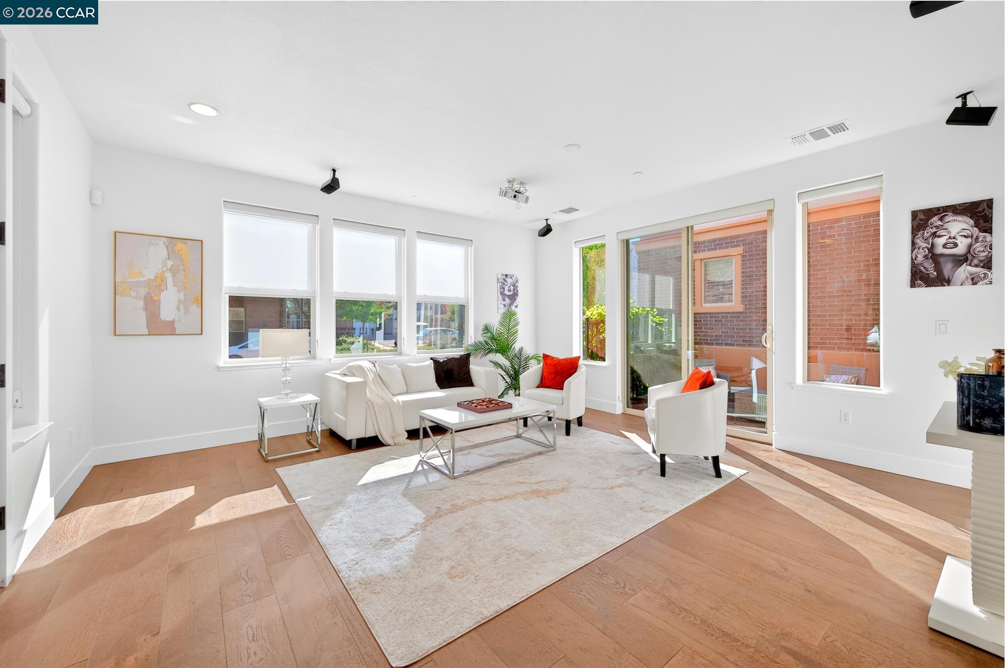 1600 Lexington Ln