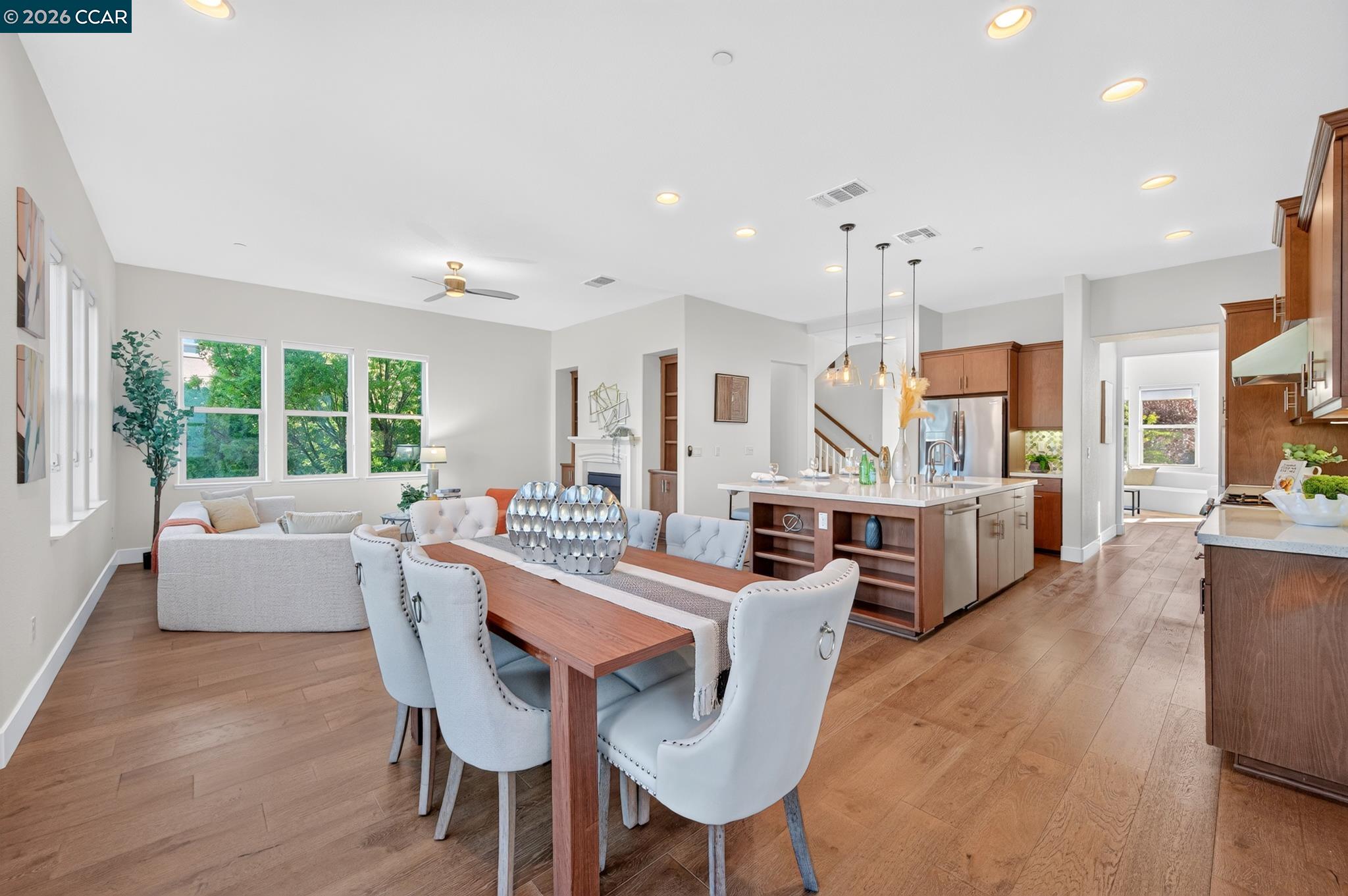 1600 Lexington Ln