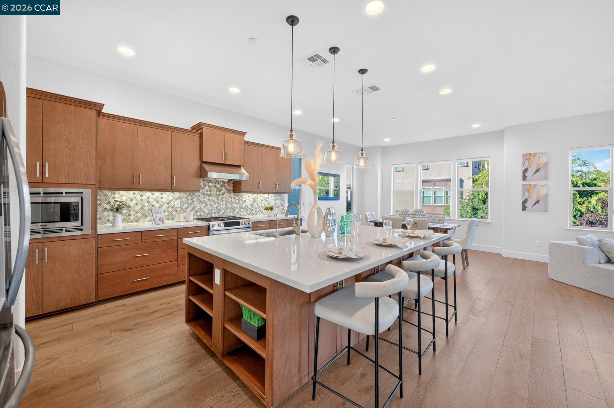 1600 Lexington Ln