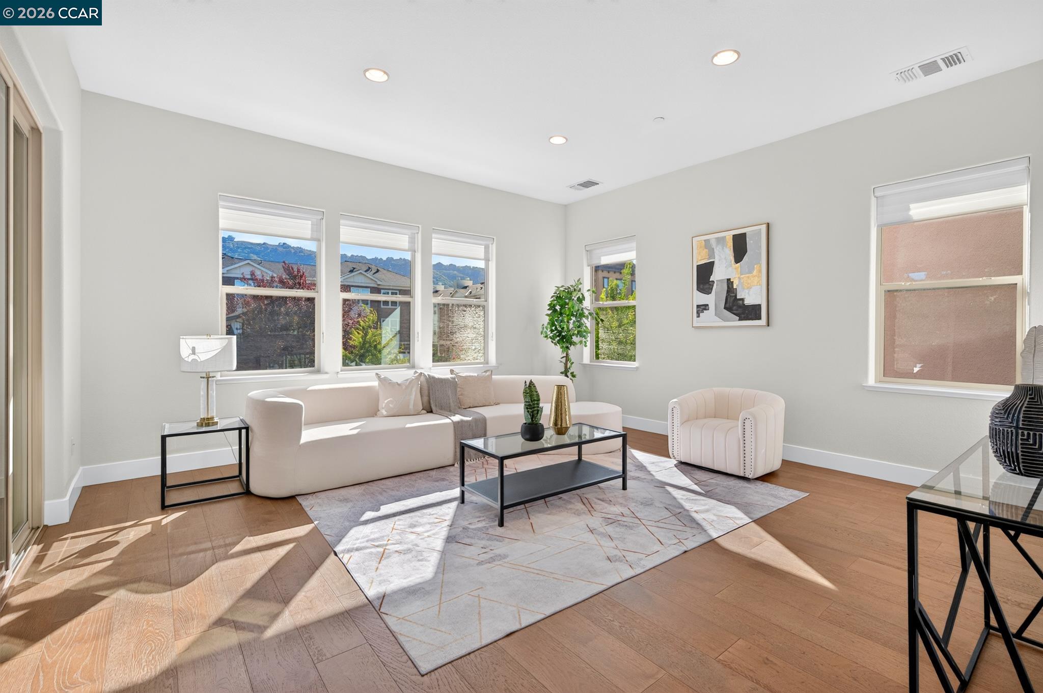 1600 Lexington Ln