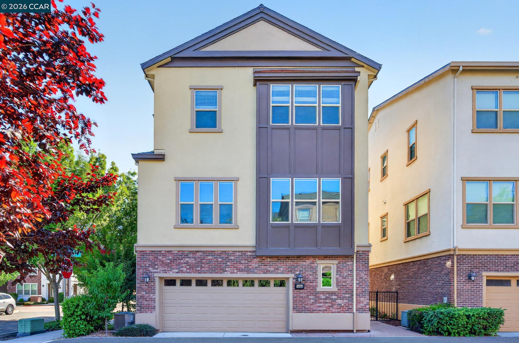 1600 Lexington Ln