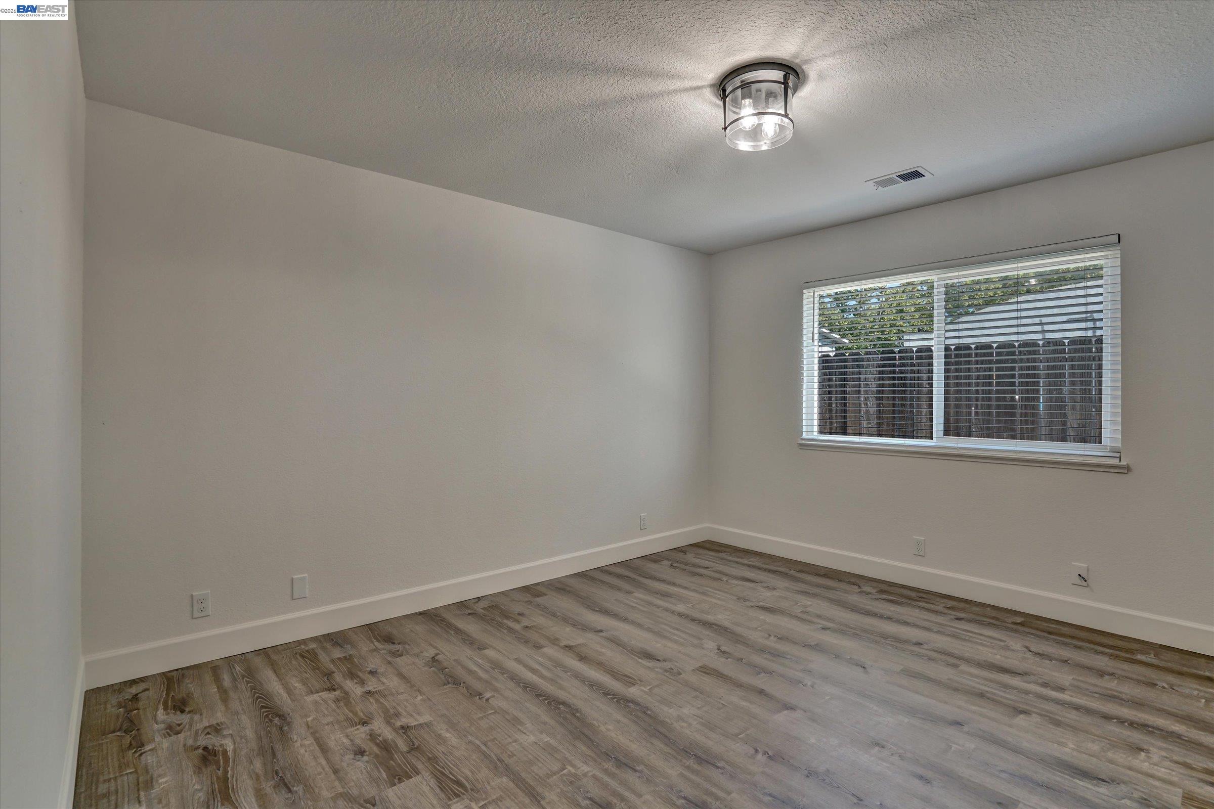 405 Lewis Ave
