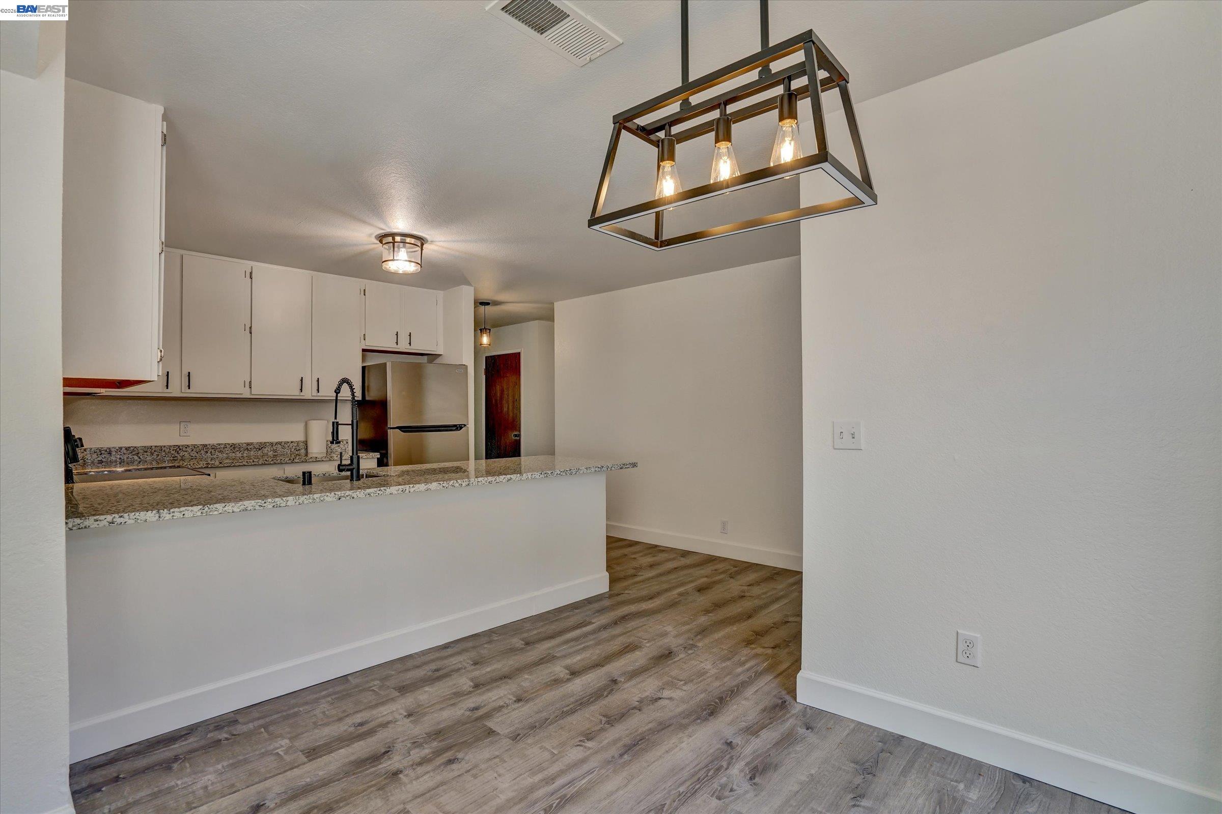 405 Lewis Ave